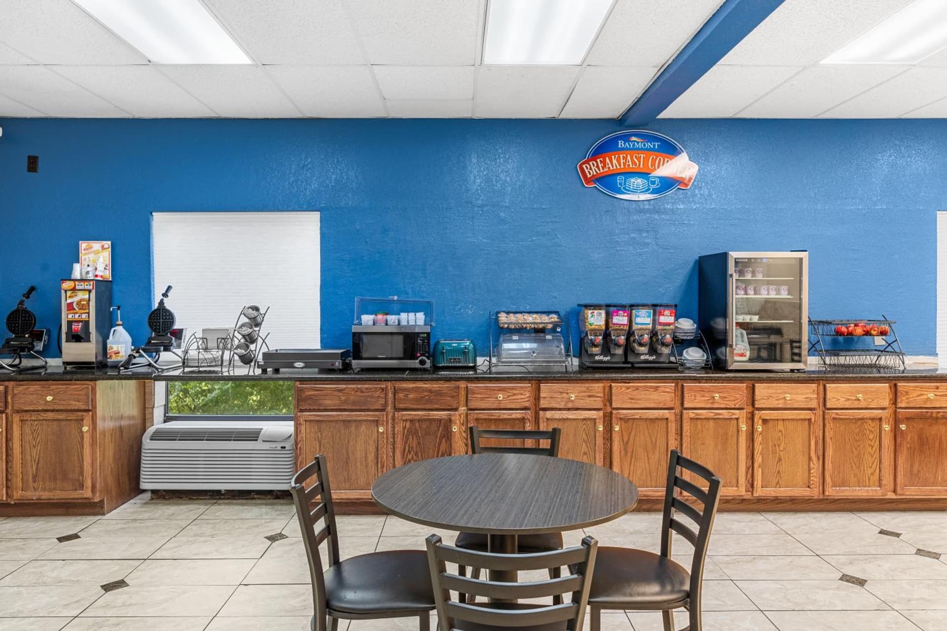 Baymont by Wyndham Lawrence gallery photo in Lawrence, KS — image 12