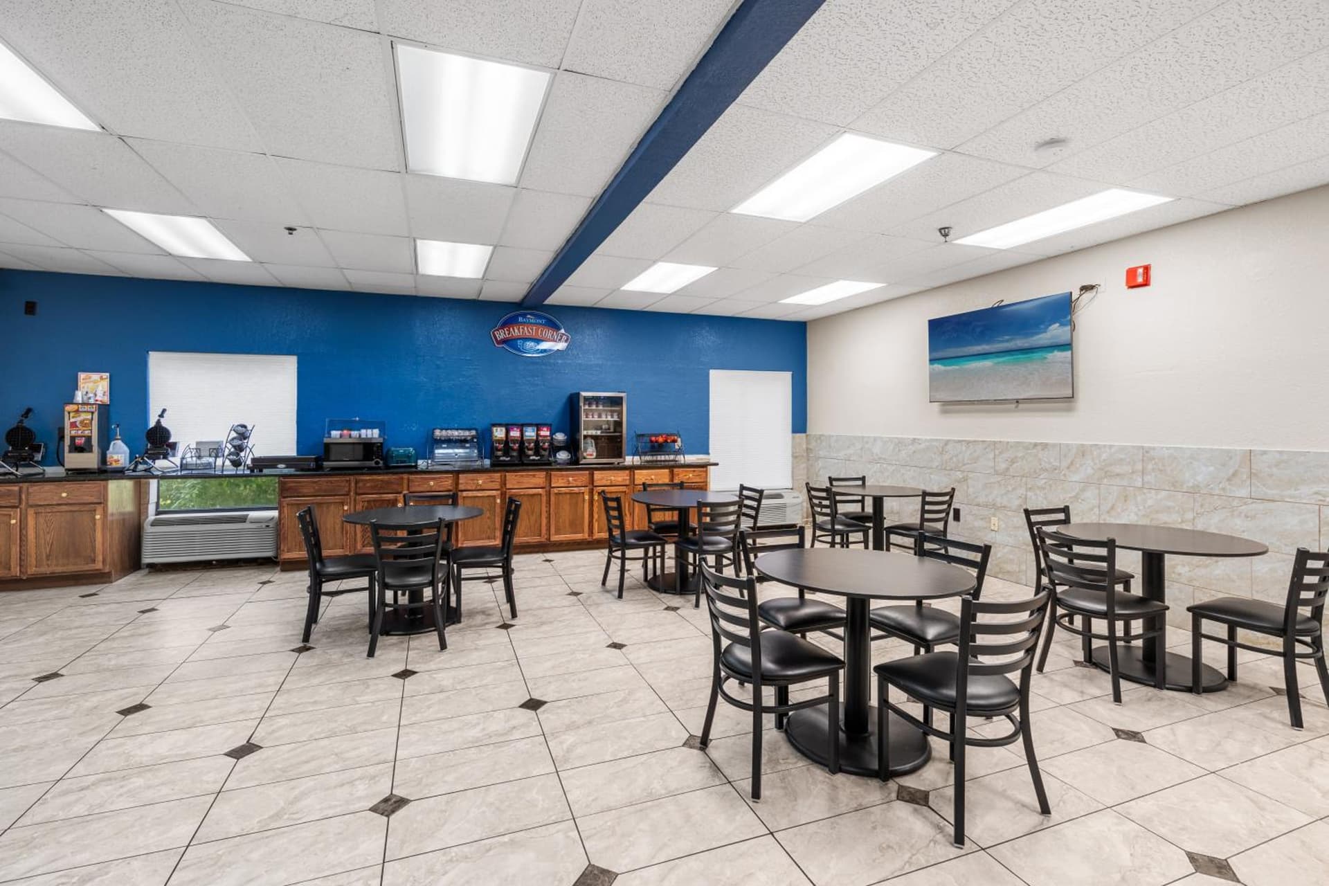 Baymont by Wyndham Lawrence gallery photo in Lawrence, KS — image 15