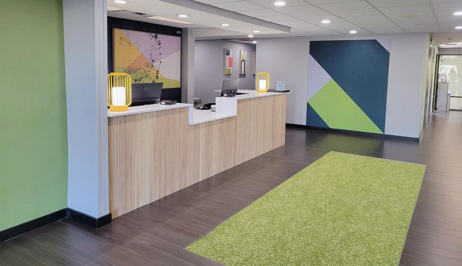 Spark by Hilton Green Bay interior in Green Bay, WI — gallery photo 2