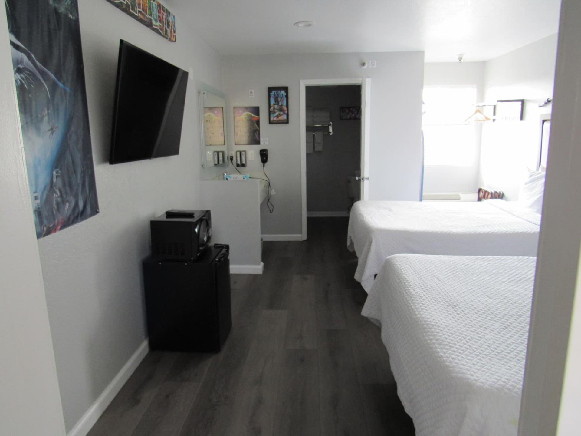 Capri Suites Anaheim gallery photo in Anaheim, CA — image 40