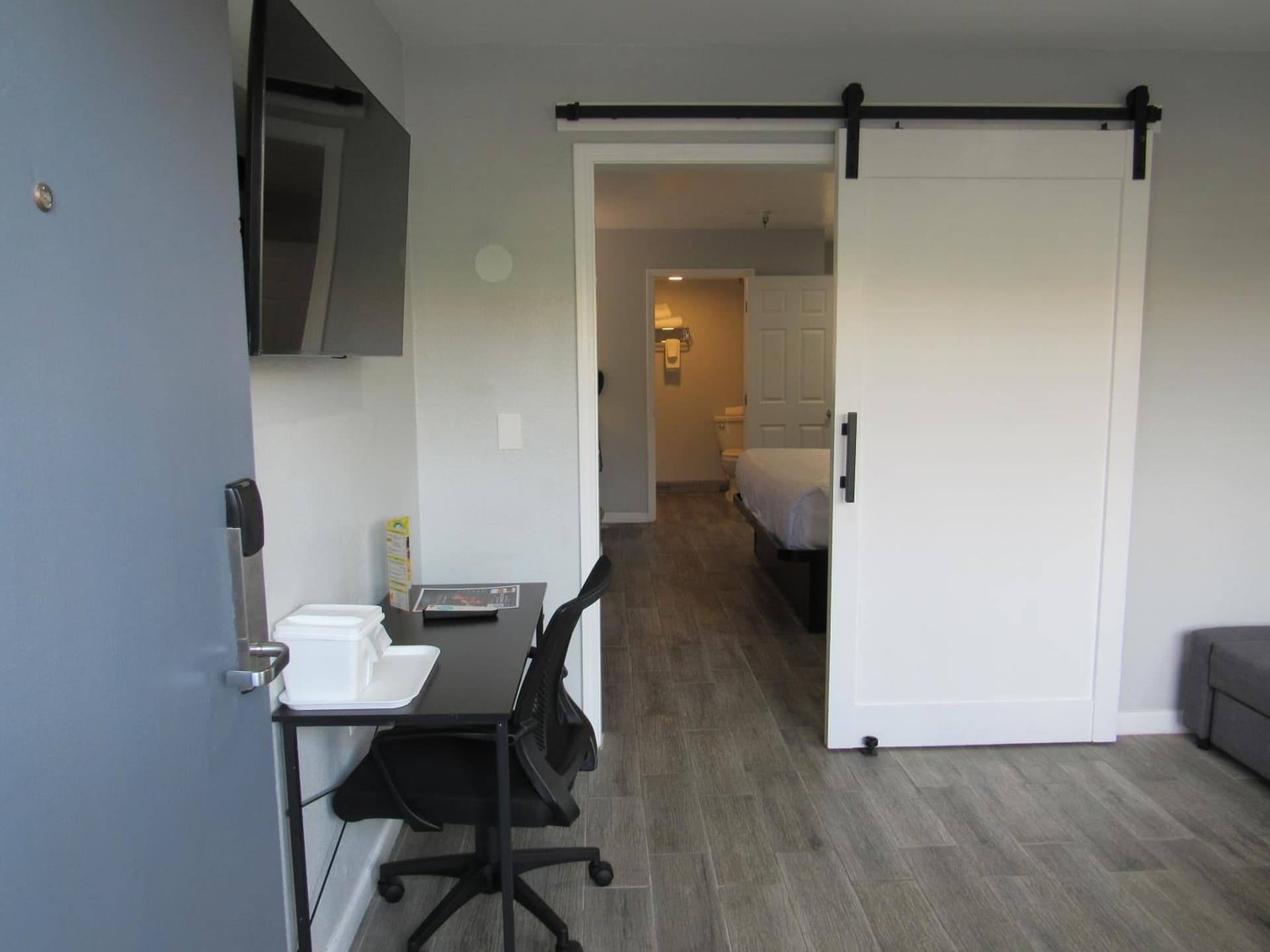 Capri Suites Anaheim gallery photo in Anaheim, CA — image 6