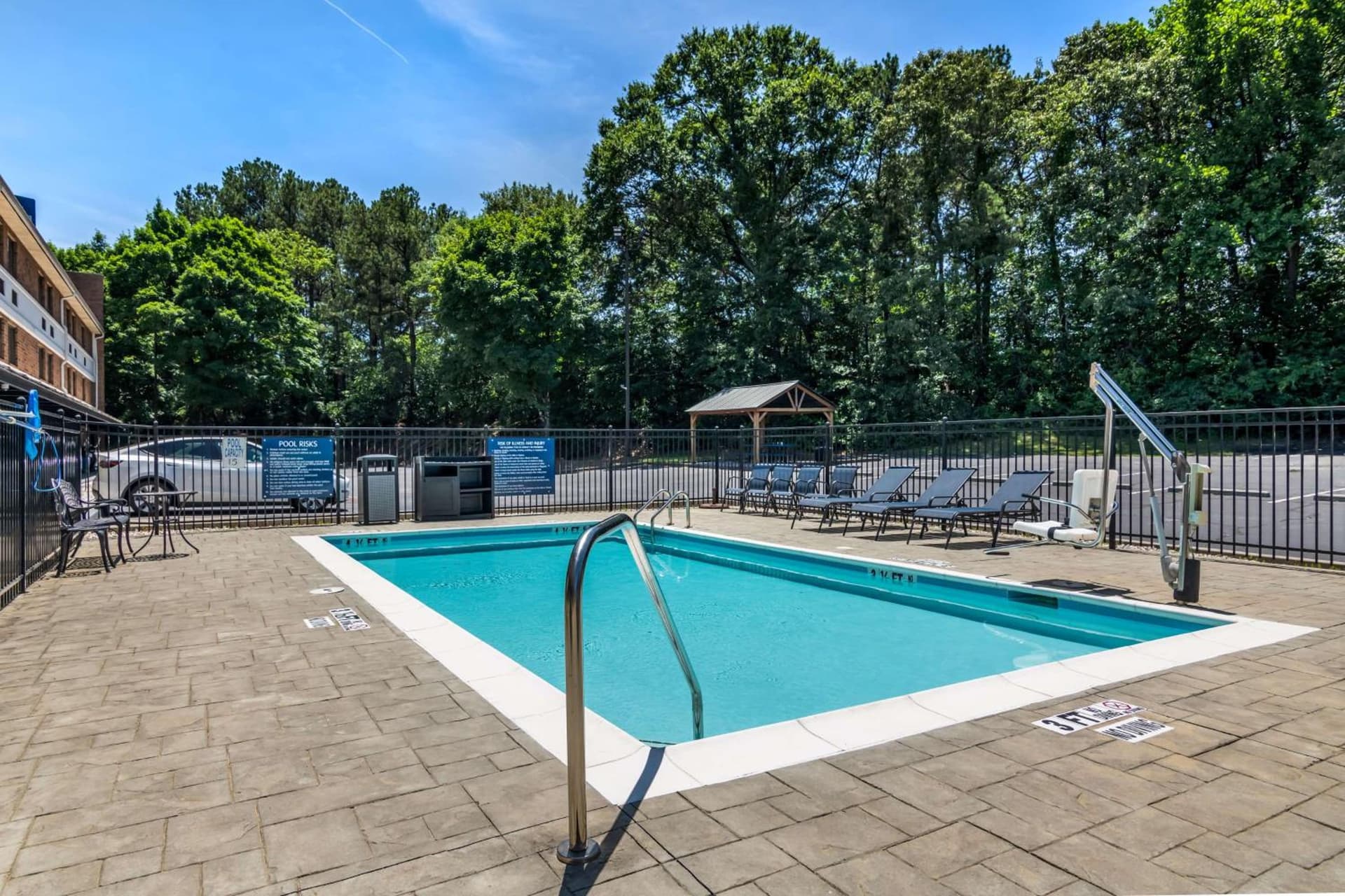 Best Western Atlanta-Marietta Ballpark Hotel property views in Atlanta, GA — gallery photo 3