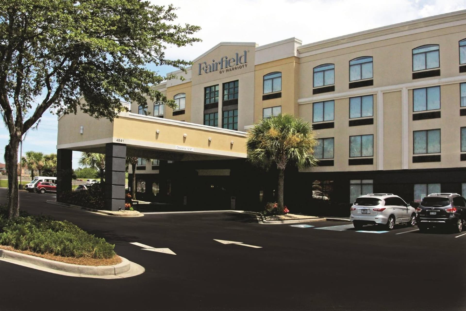 Fairfield Inn & Suites by Marriott Charleston Airport/Convention Center featured exterior or lobby in Charleston, SC — similar hotel