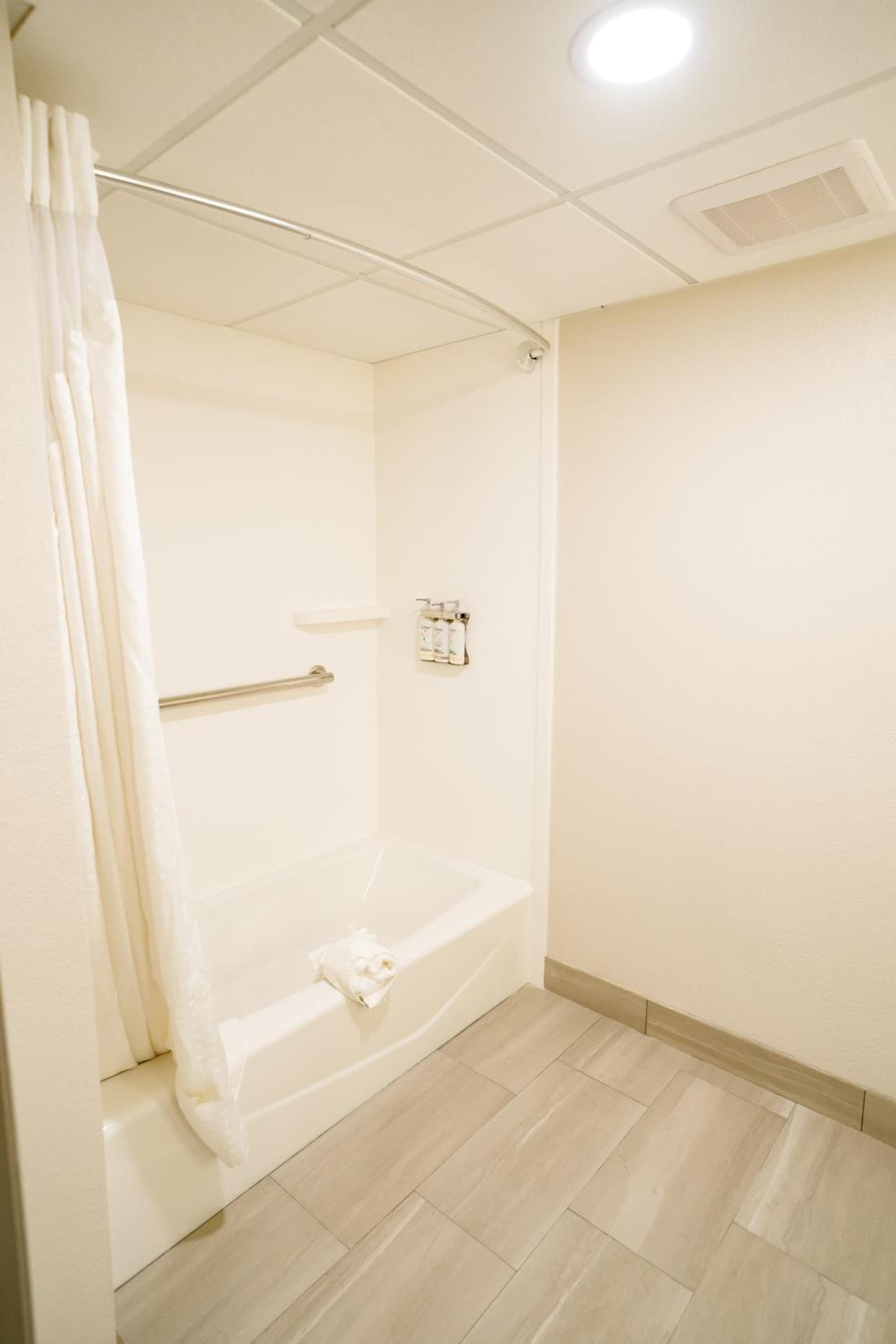 Holiday Inn Express Hotel & Suites Knoxville-North-I-75 Exit 112 by IHG gallery photo in Knoxville, TN — image 65