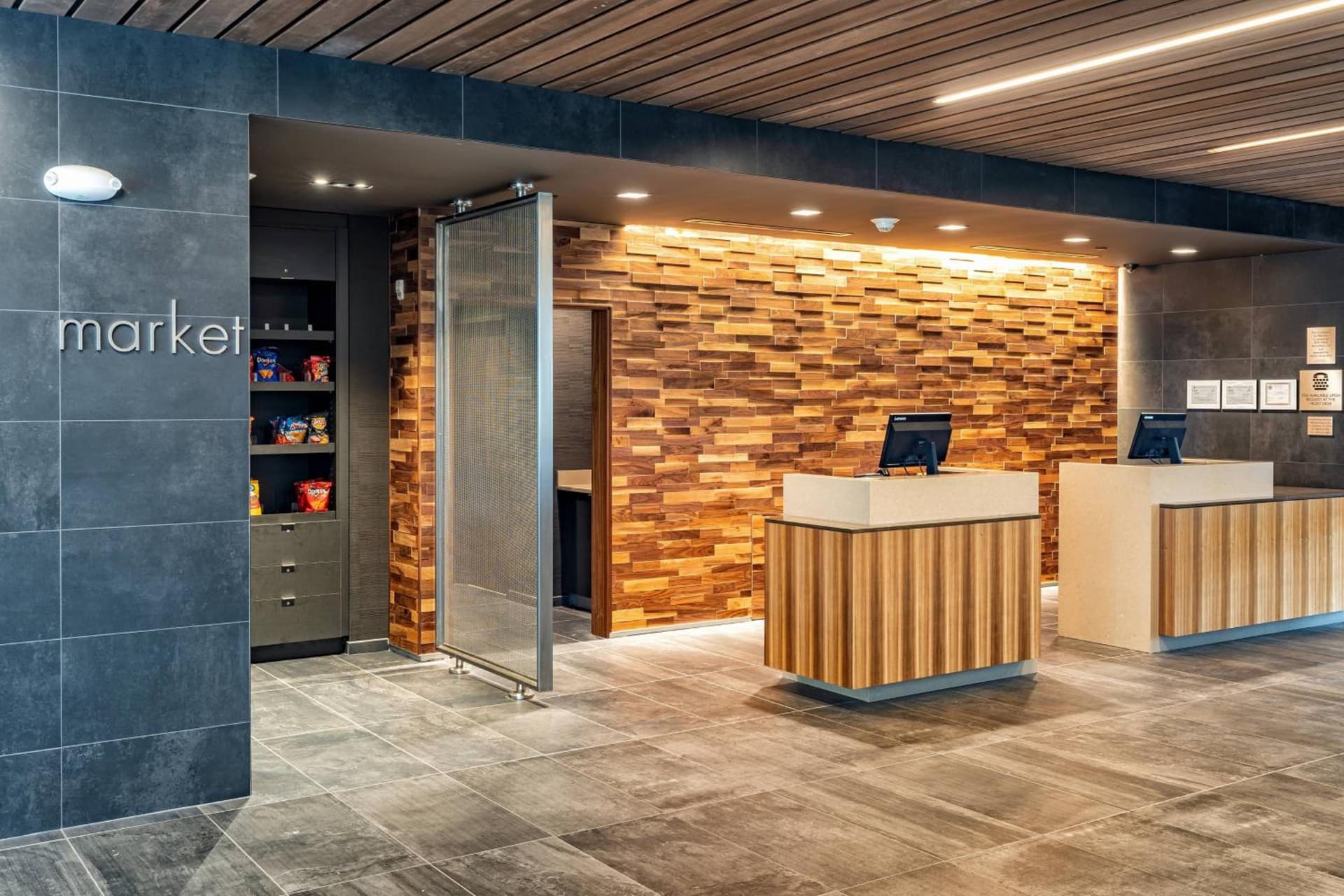 Courtyard by Marriott Charleston-North Charleston interior in Charleston, SC — gallery photo 2