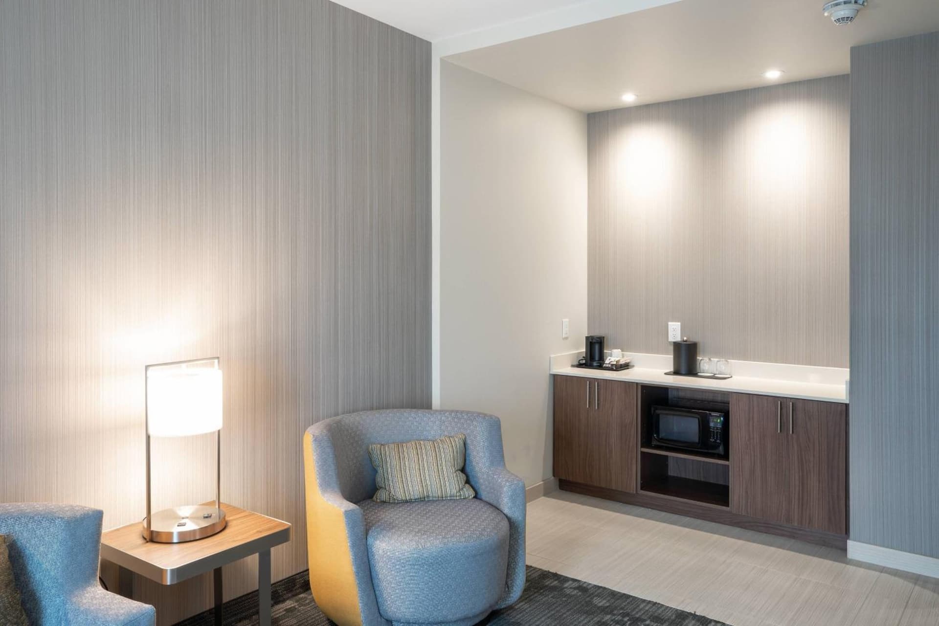 Courtyard by Marriott Charleston-North Charleston gallery photo in Charleston, SC — image 14