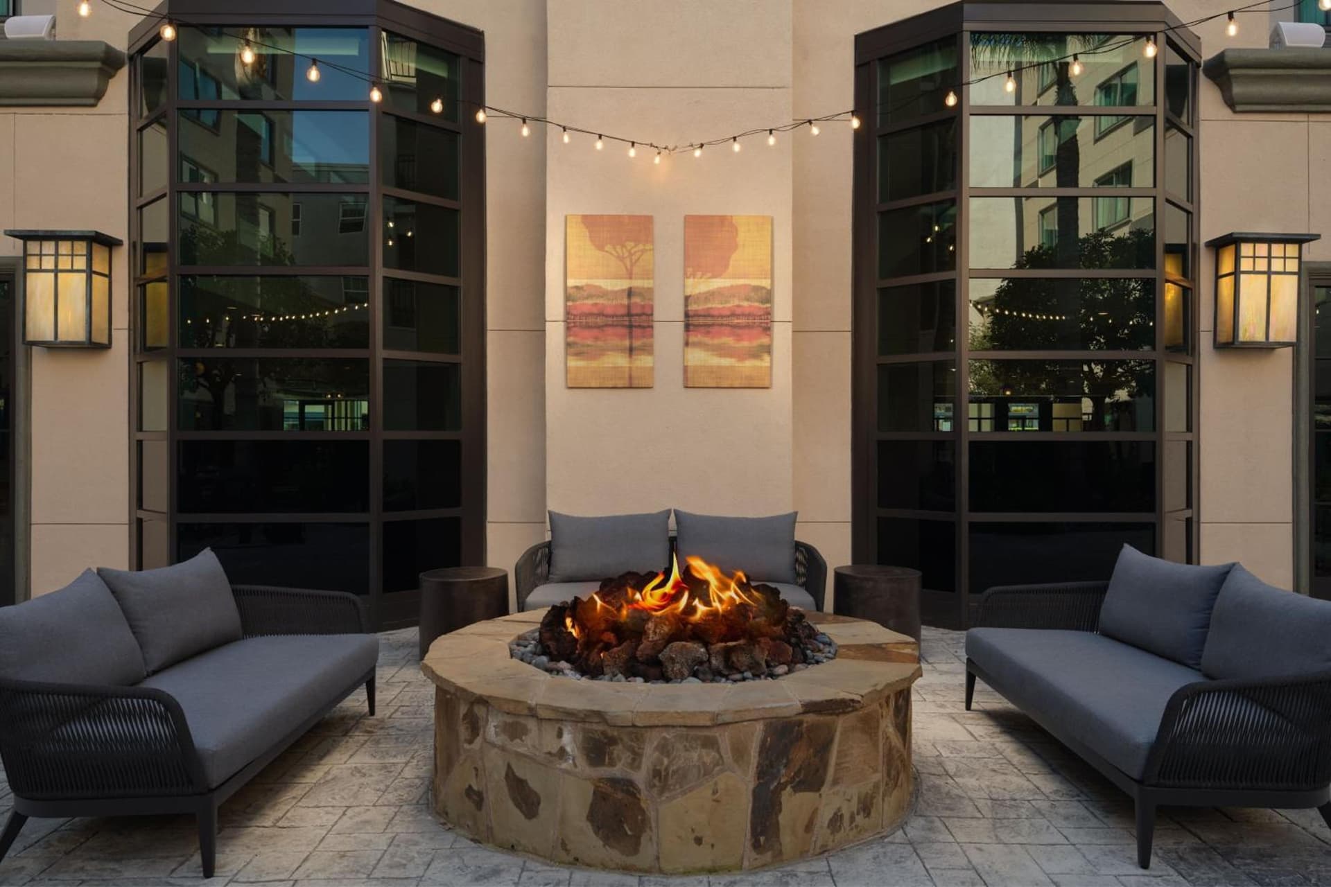 Courtyard by Marriott Los Angeles Pasadena Old Town gallery photo in Pasadena, CA — image 60