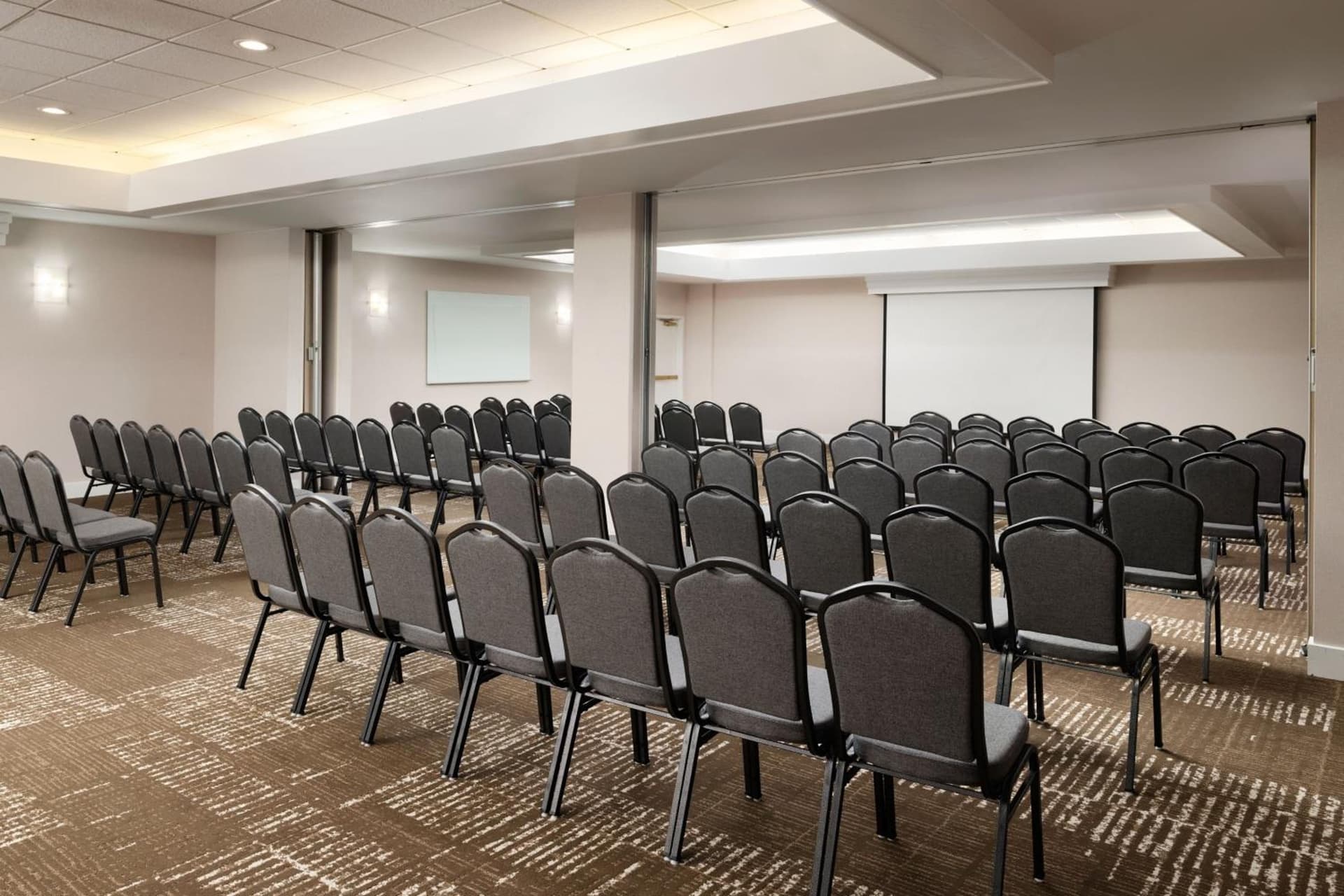 Courtyard by Marriott Los Angeles Pasadena Old Town gallery photo in Pasadena, CA — image 32