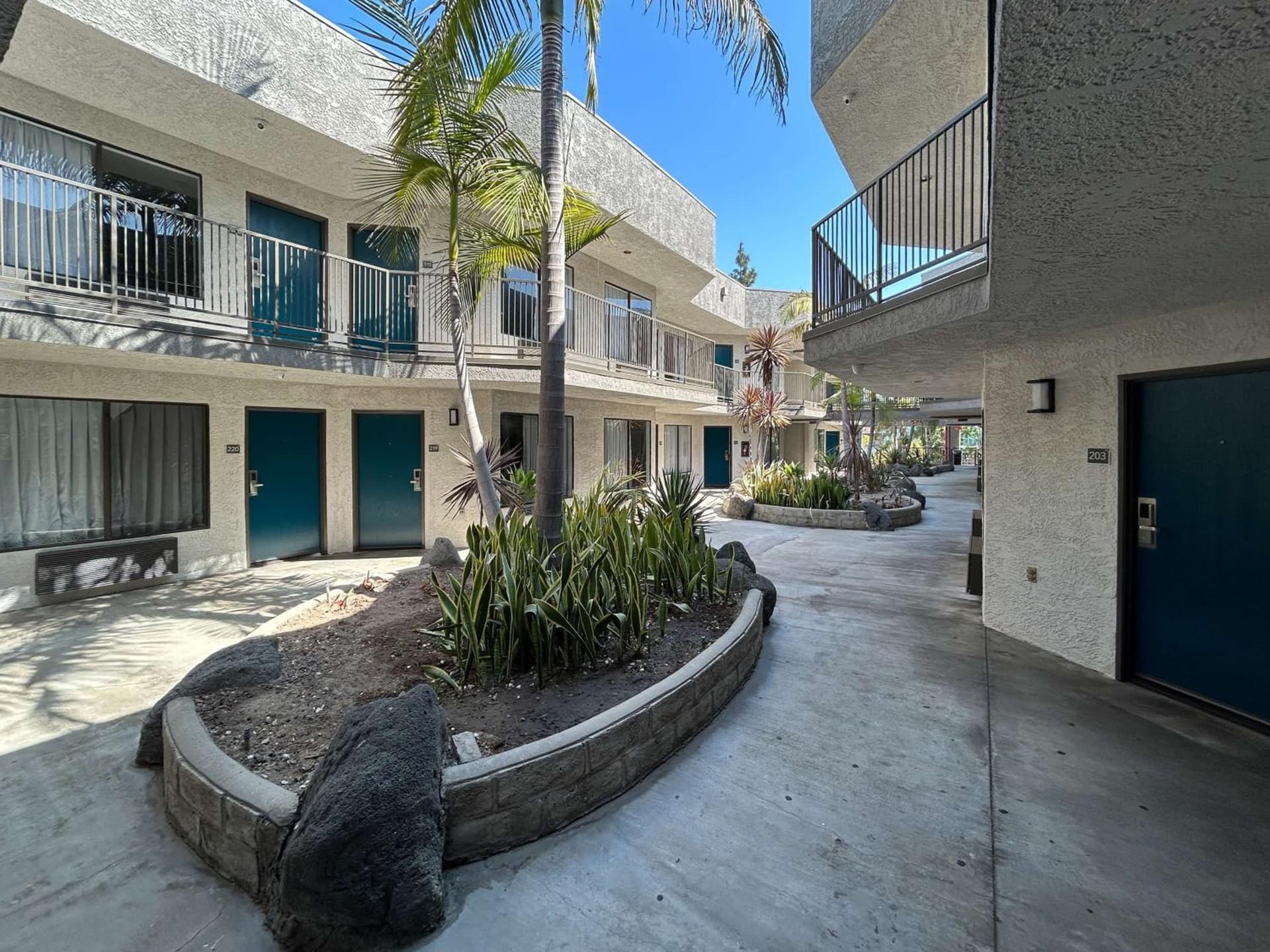Studio 6 Suites Gardena, CA interior in Gardena, CA — gallery photo 2