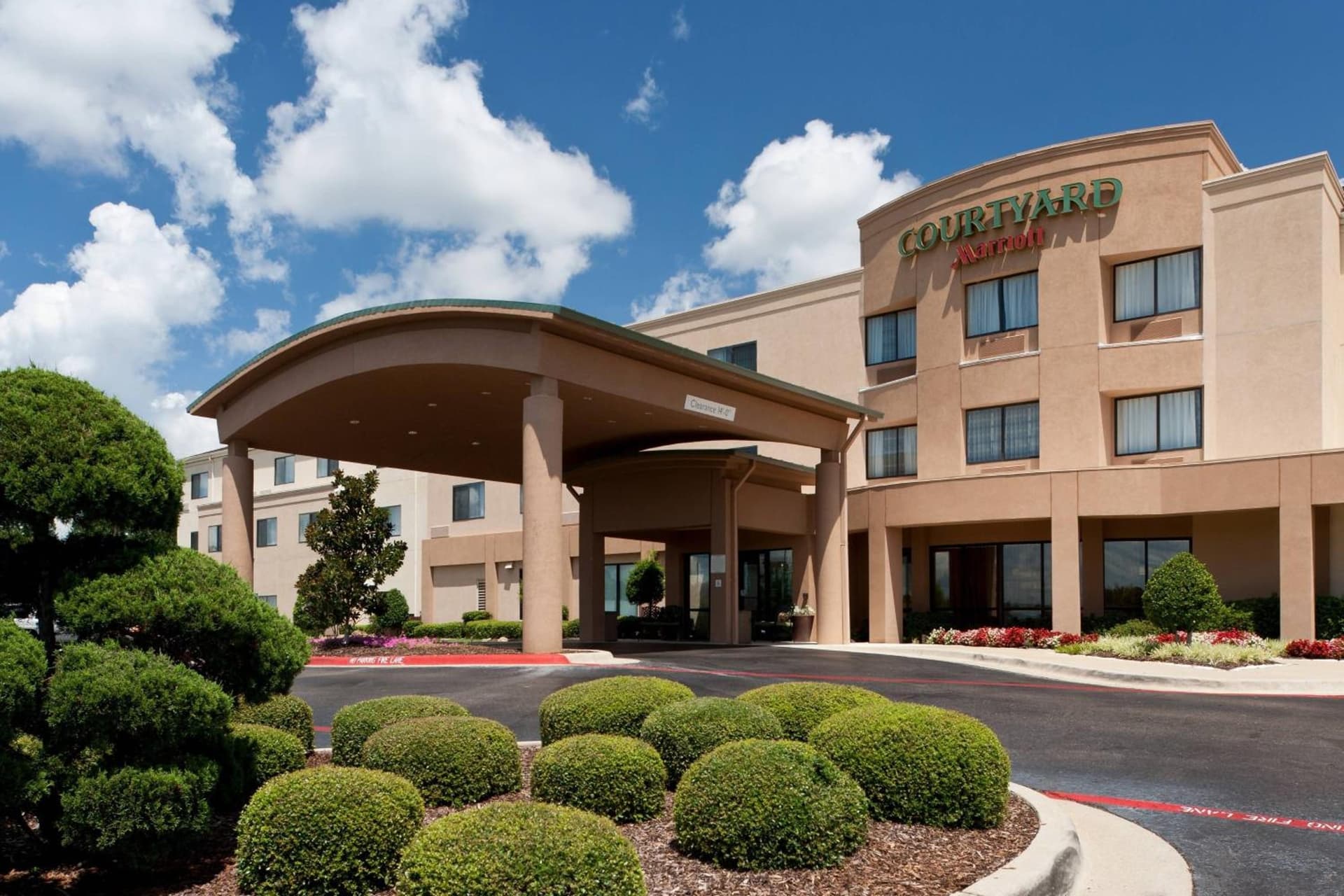 Courtyard by Marriott Texarkana interior in Texarkana - Texas, TX — gallery photo 2