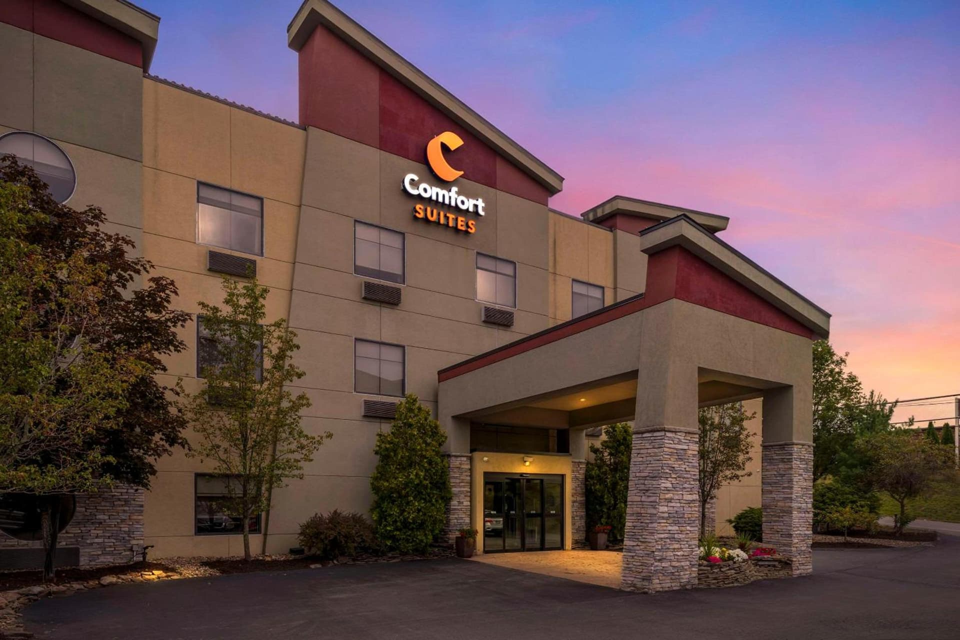 Comfort Suites Monaca interior in Monaca, PA — gallery photo 2