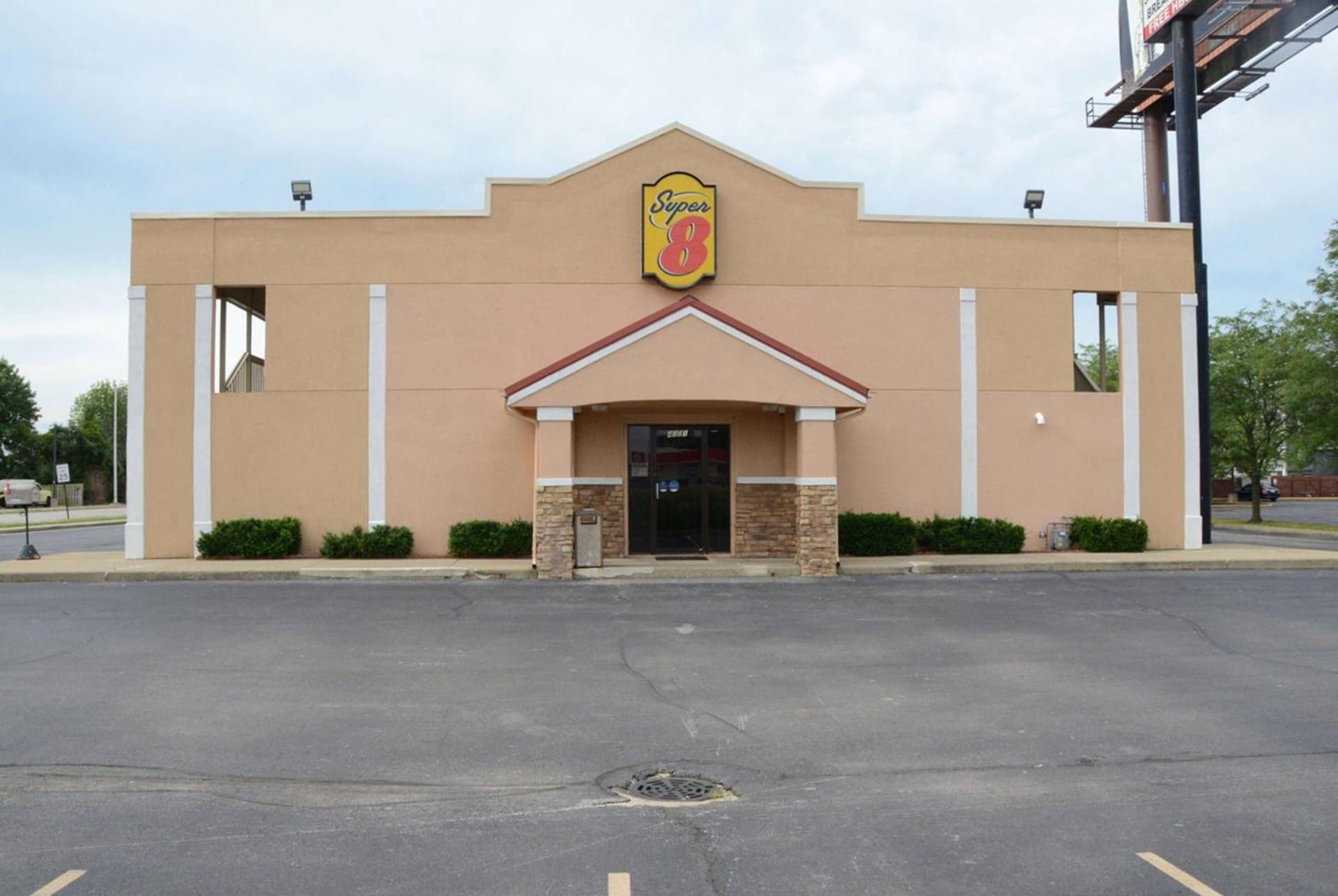 Super 8 by Wyndham Lafayette / Purdue Area gallery photo in Lafayette, IN — image 32
