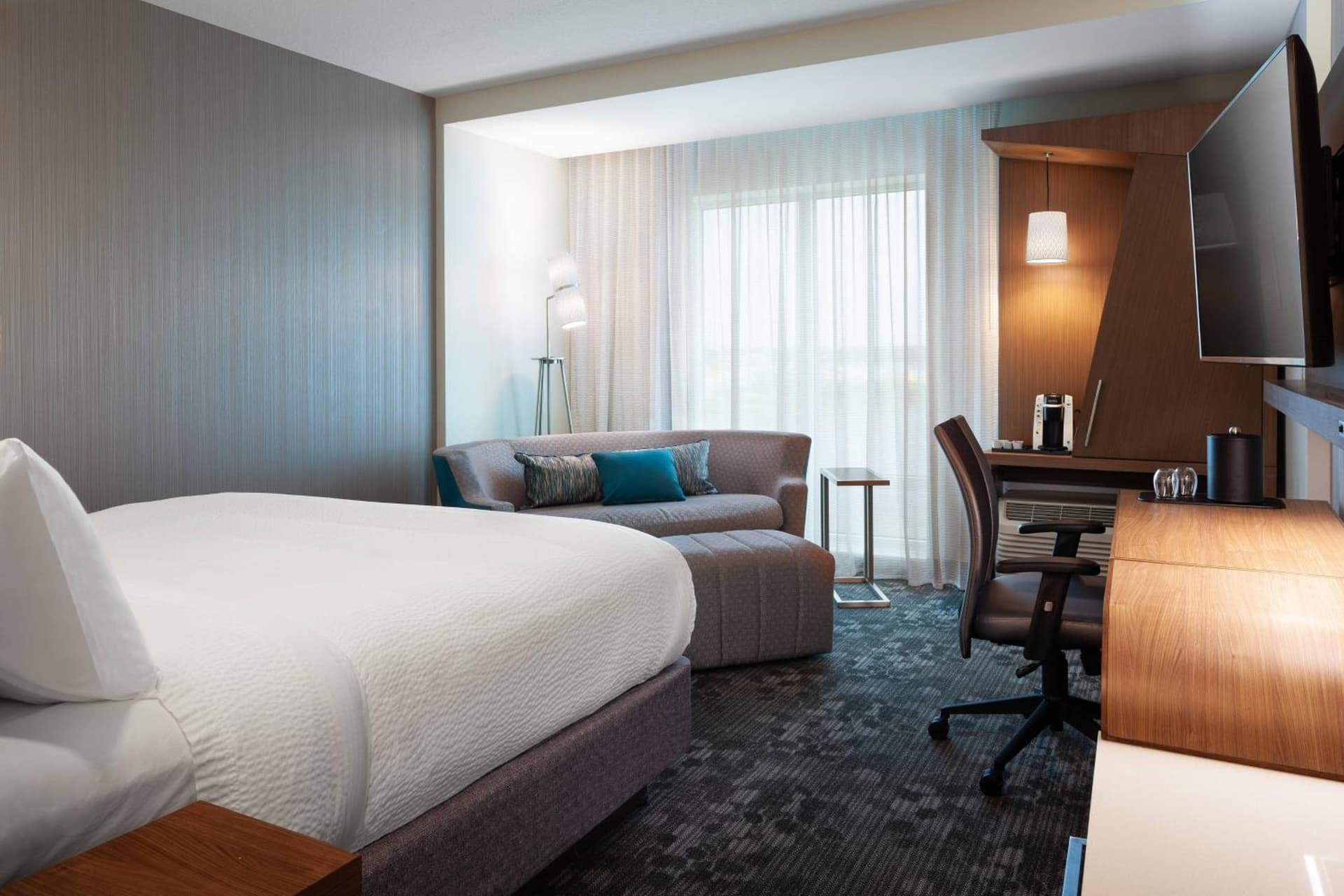 Courtyard by Marriott Winter Haven gallery photo in Winter Haven, FL — image 11