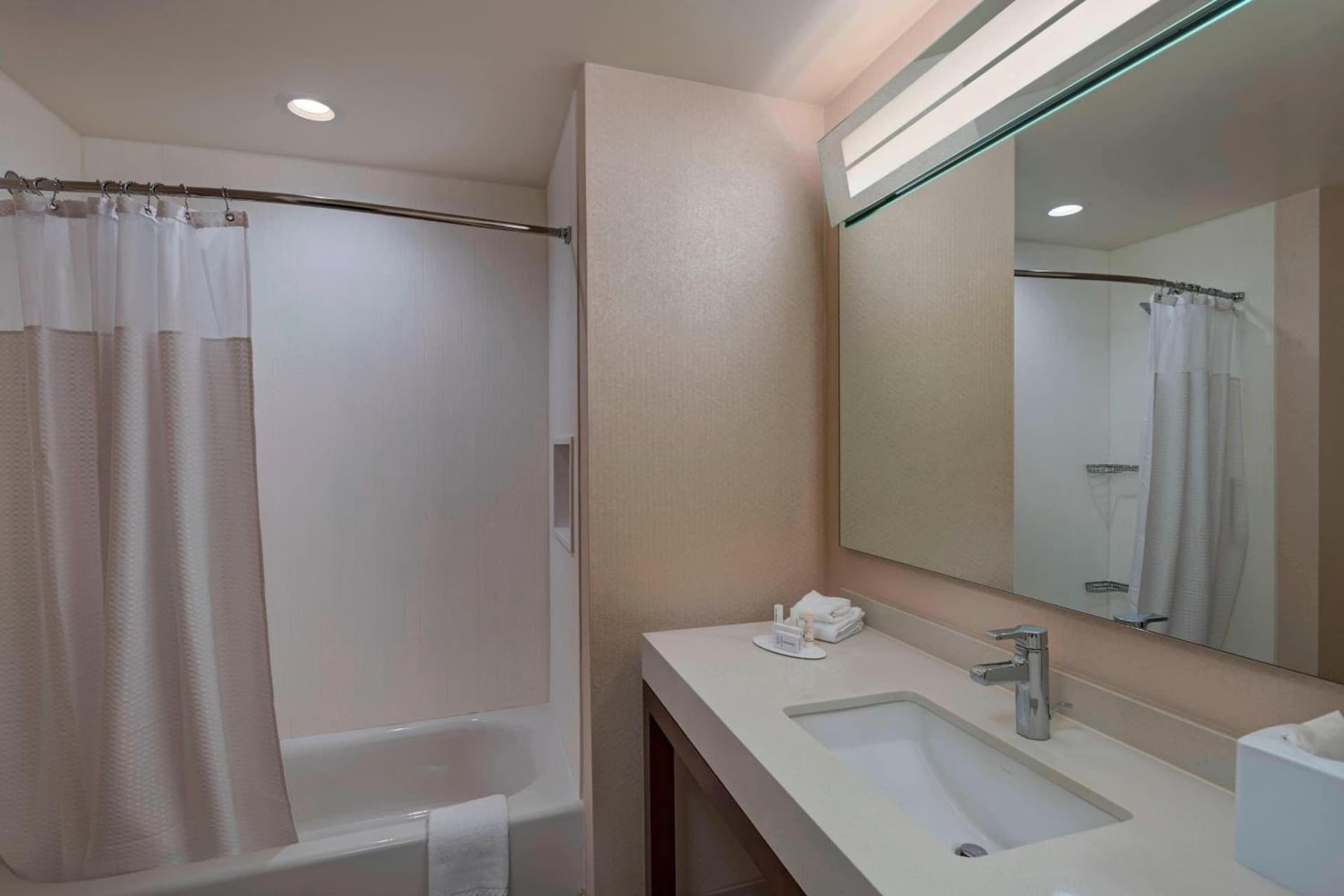 Courtyard by Marriott Houston Sugar Land/Lake Pointe gallery photo in Sugar Land, TX — image 35