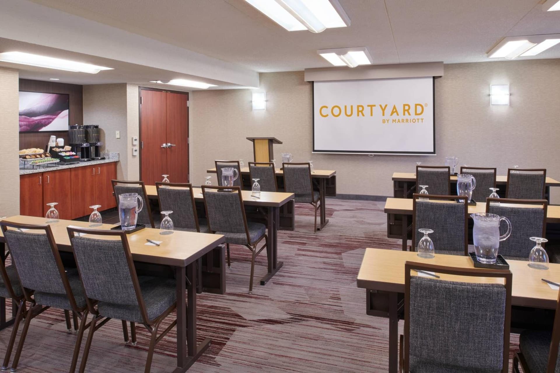 Courtyard by Marriott Detroit Warren property views in Warren, MI — gallery photo 3