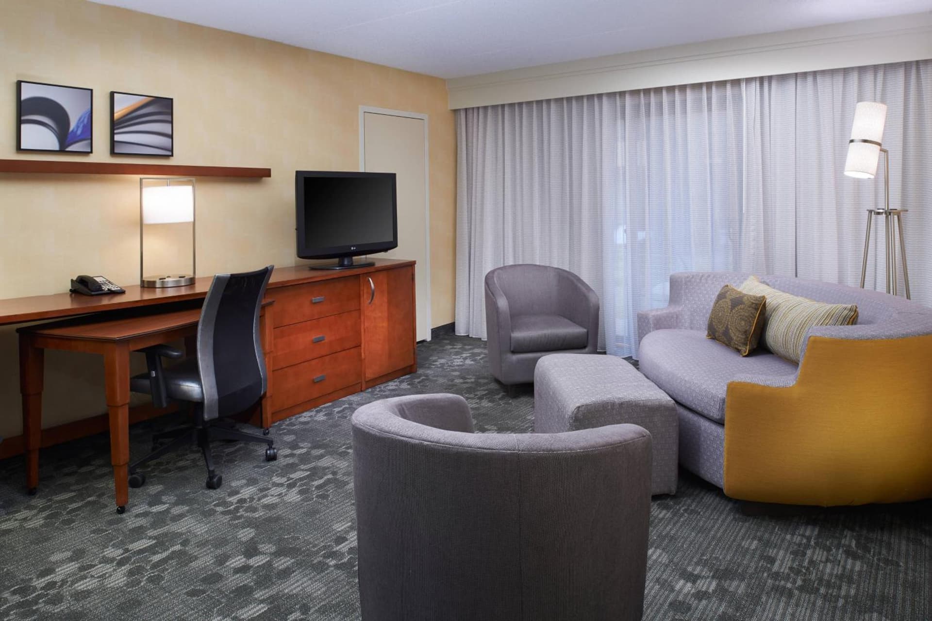 Courtyard by Marriott Detroit Warren gallery photo in Warren, MI — image 21
