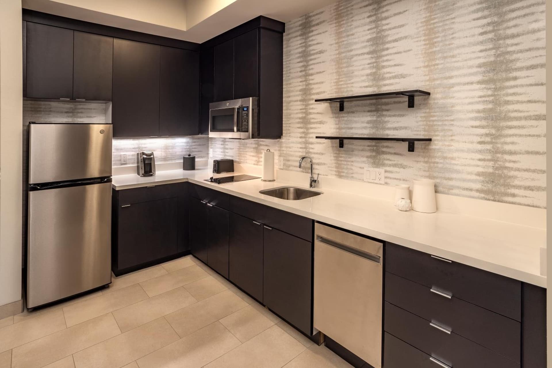 Residence Inn by Marriott Wenatchee interior in Wenatchee, WA — gallery photo 2