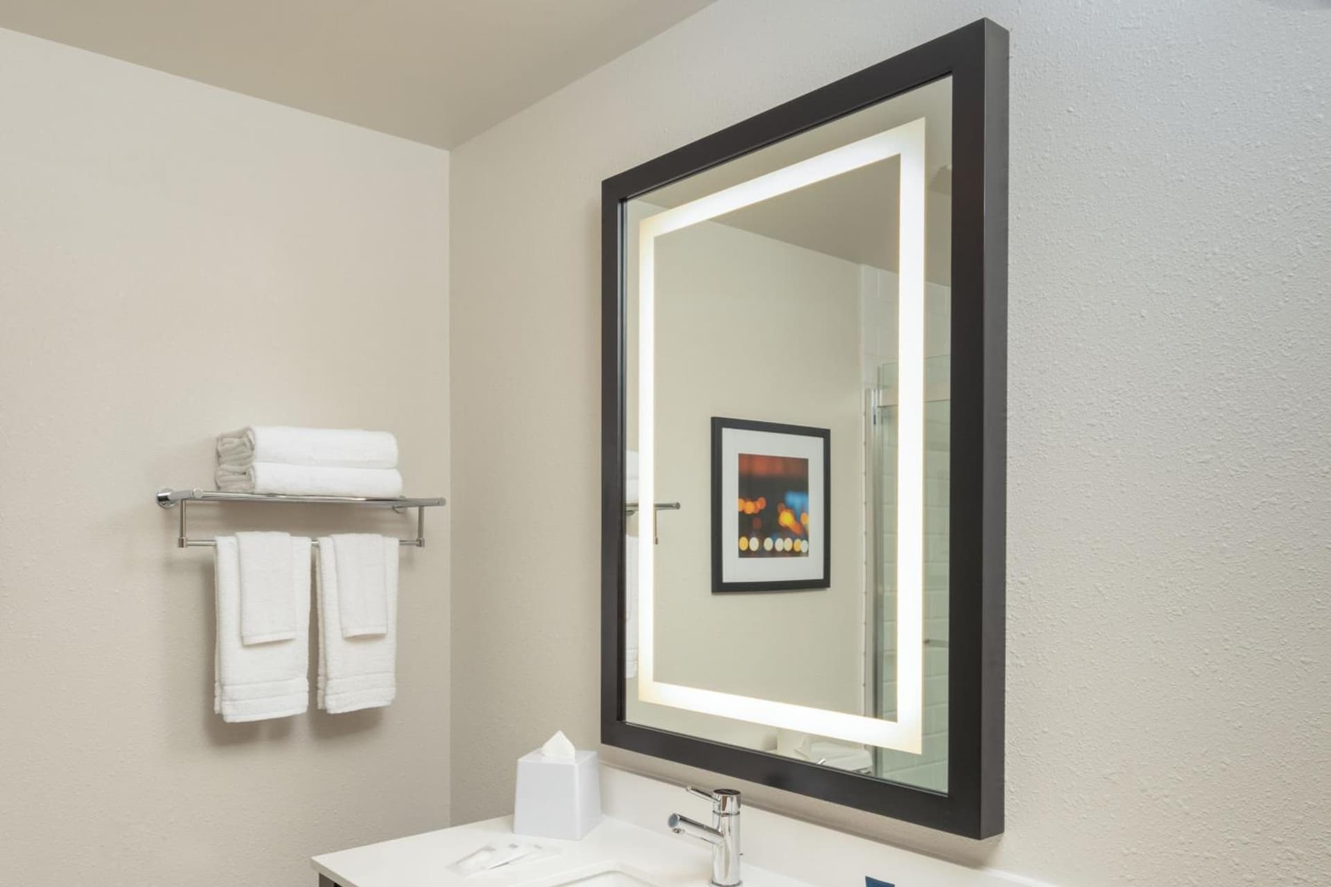 Four Points by Sheraton Chicago Schaumburg gallery photo in Schaumburg, IL — image 12