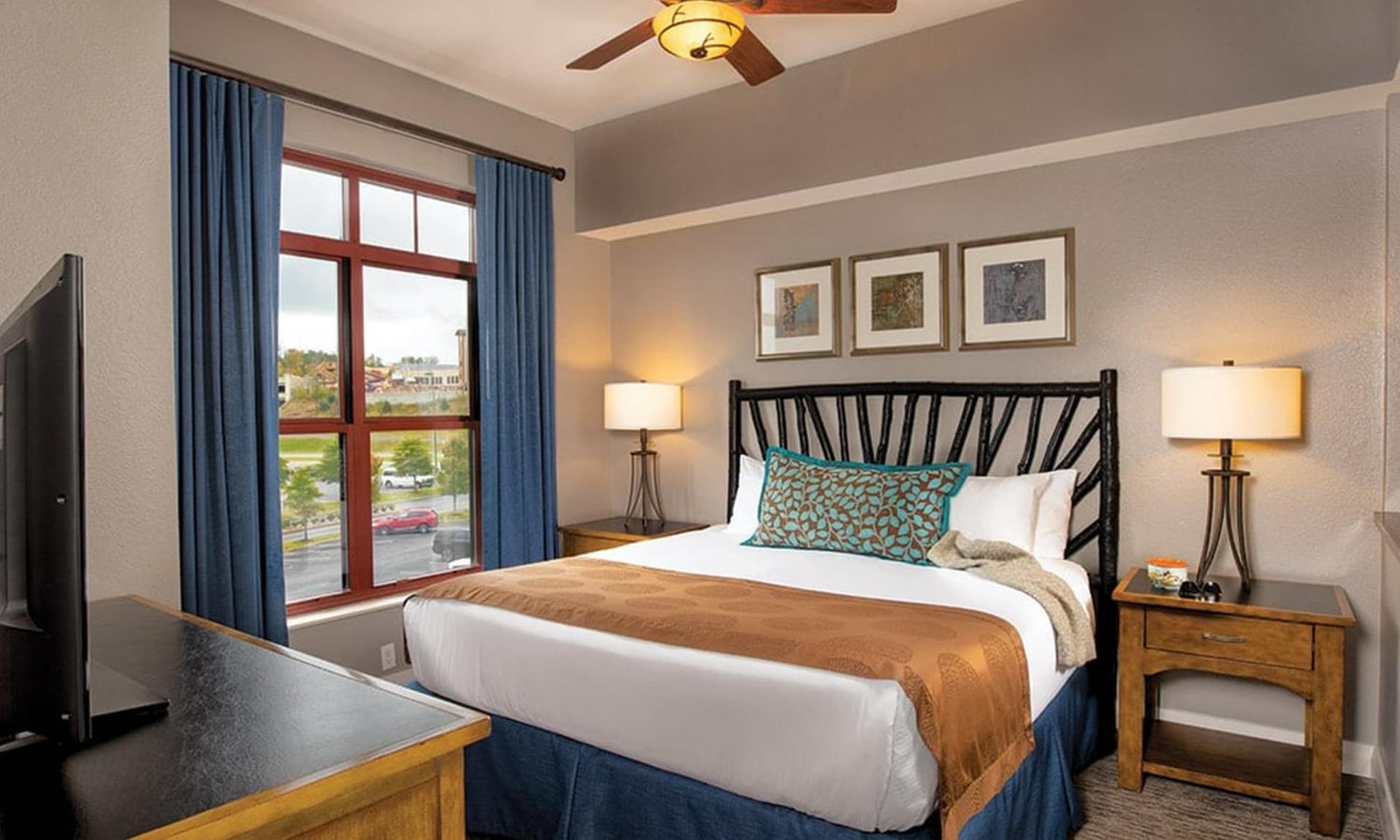 Great Smokies Lodge Sevierville by HelloVacay interior in Sevierville, TN — gallery photo 2