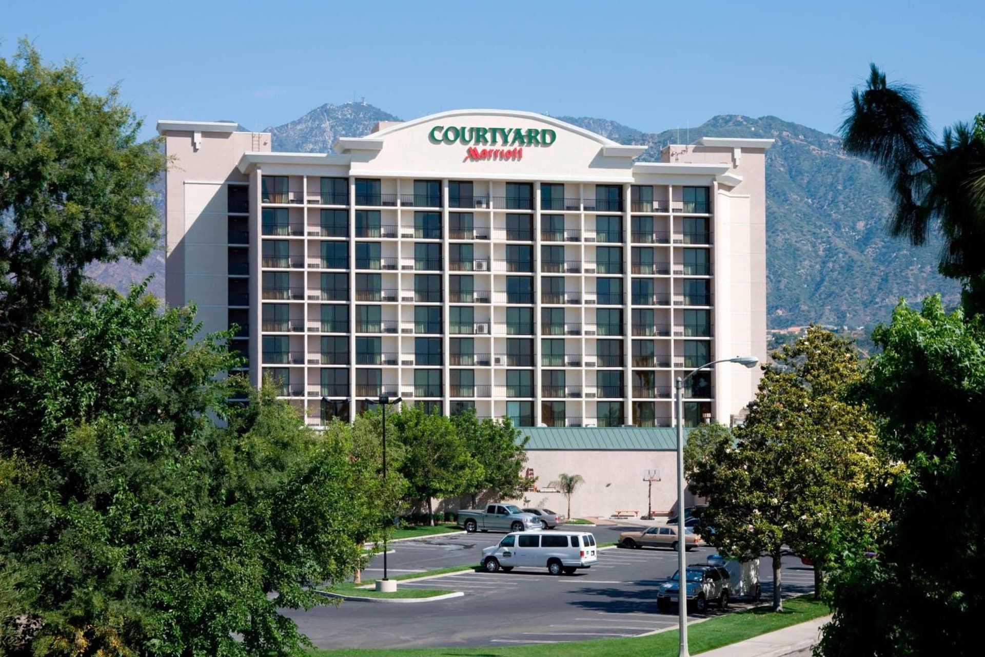 Courtyard by Marriott Los Angeles Pasadena/Monrovia interior in Monrovia, CA — gallery photo 2