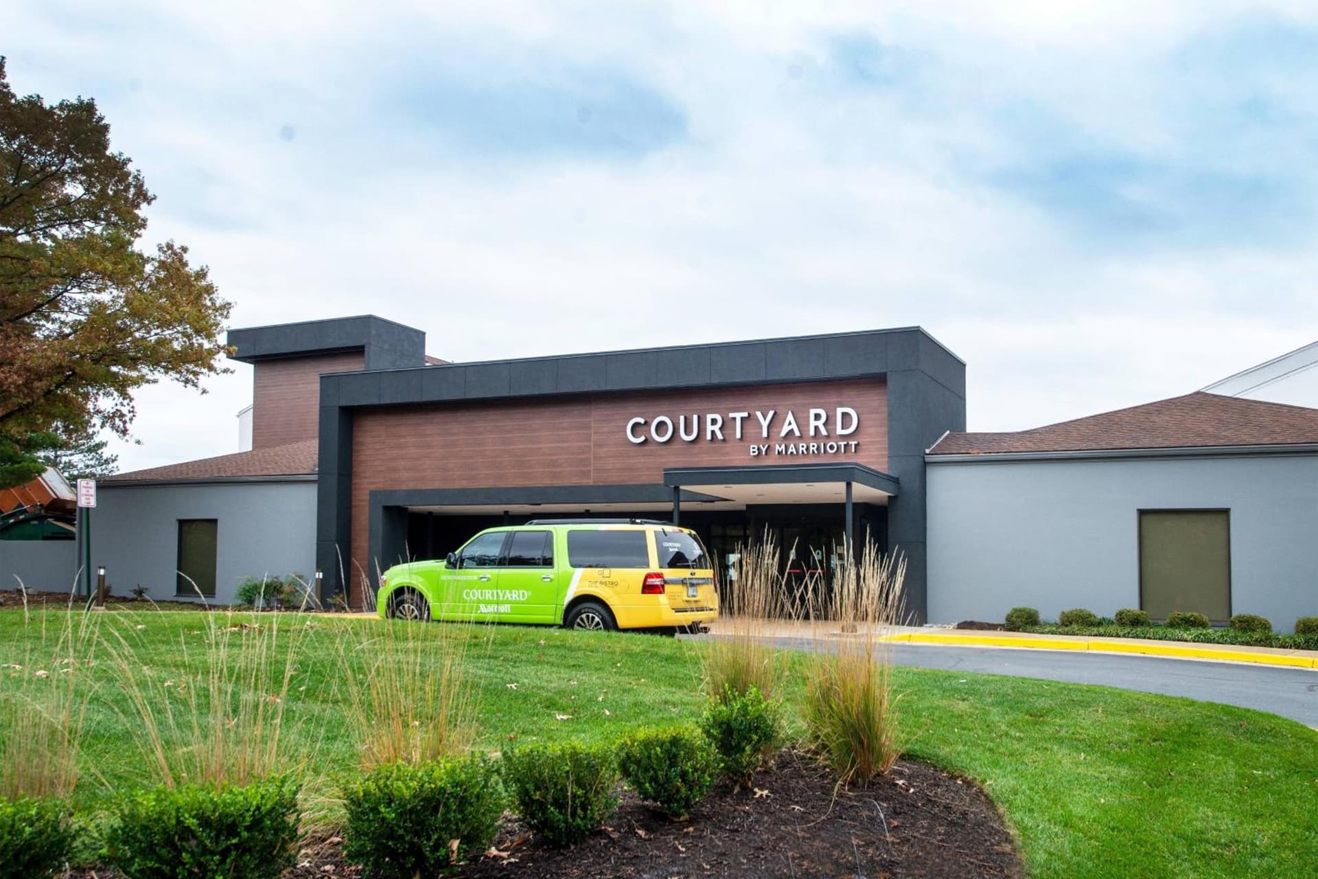 Courtyard by Marriott Dulles Airport Herndon/Reston property views in Herndon, VA — gallery photo 3