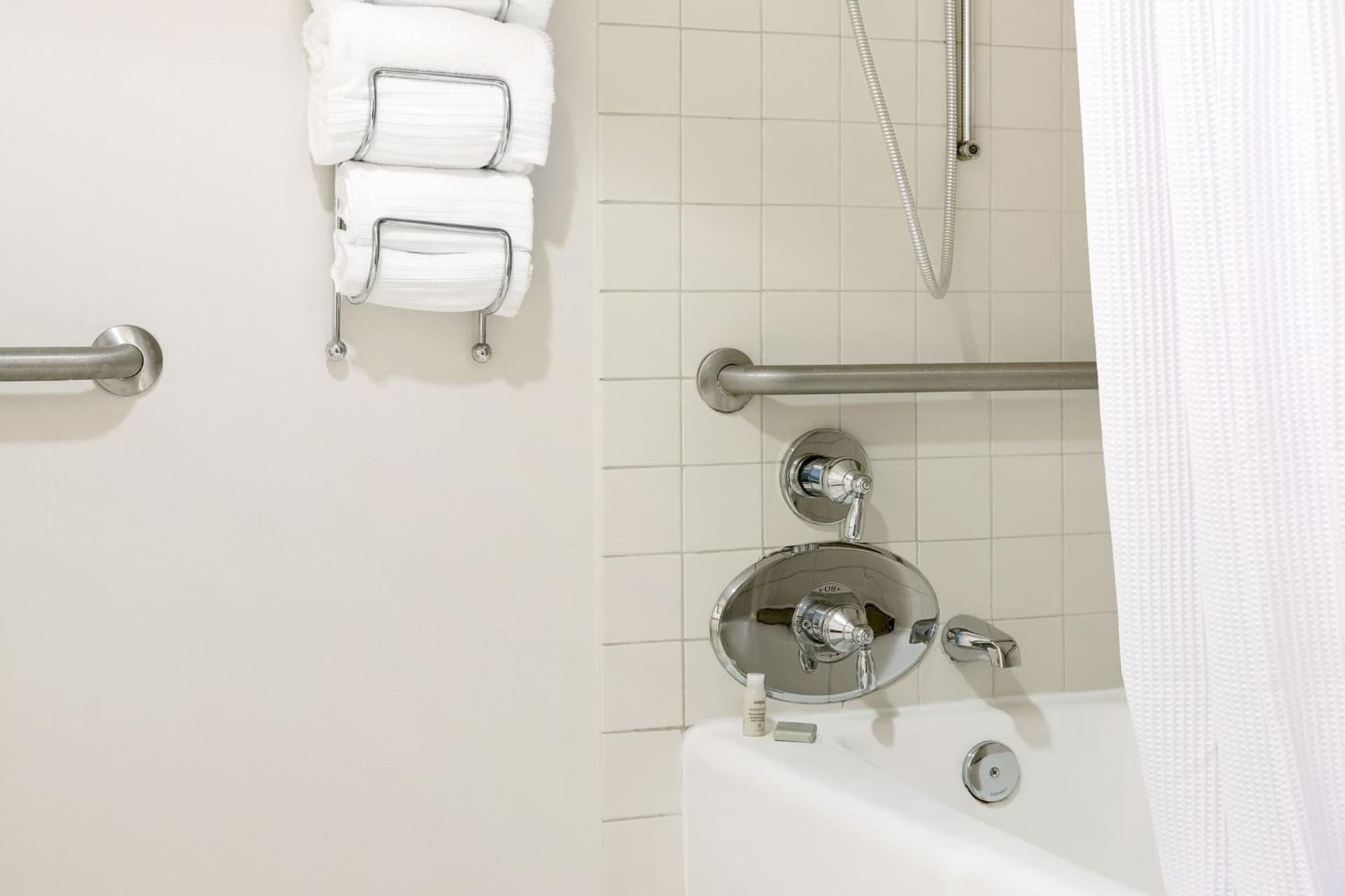 Renaissance Newark Airport Hotel gallery photo in Elizabeth, NJ — image 23