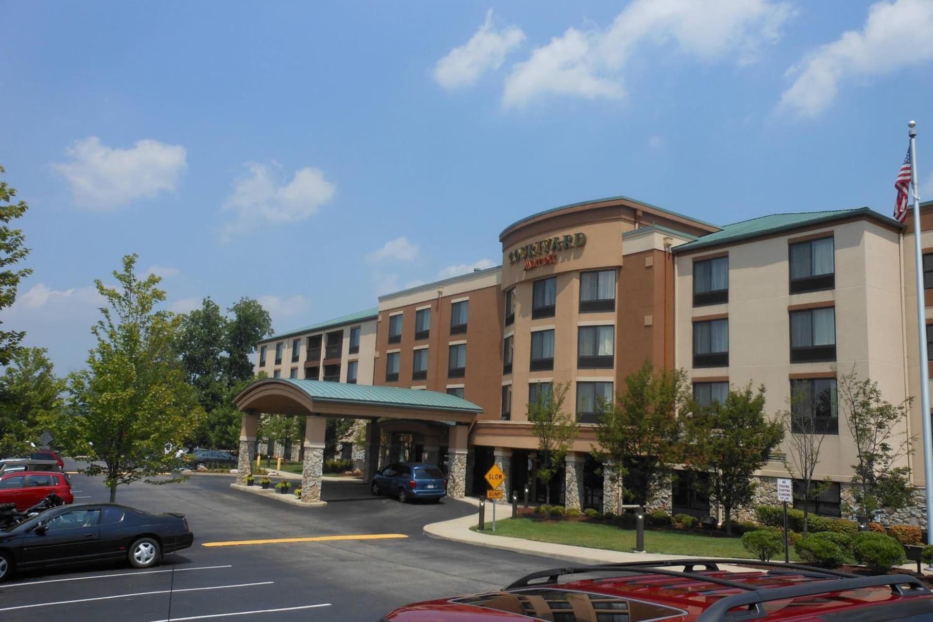Courtyard Pittsburgh Monroeville featured exterior or lobby in Monroeville, PA — similar hotel