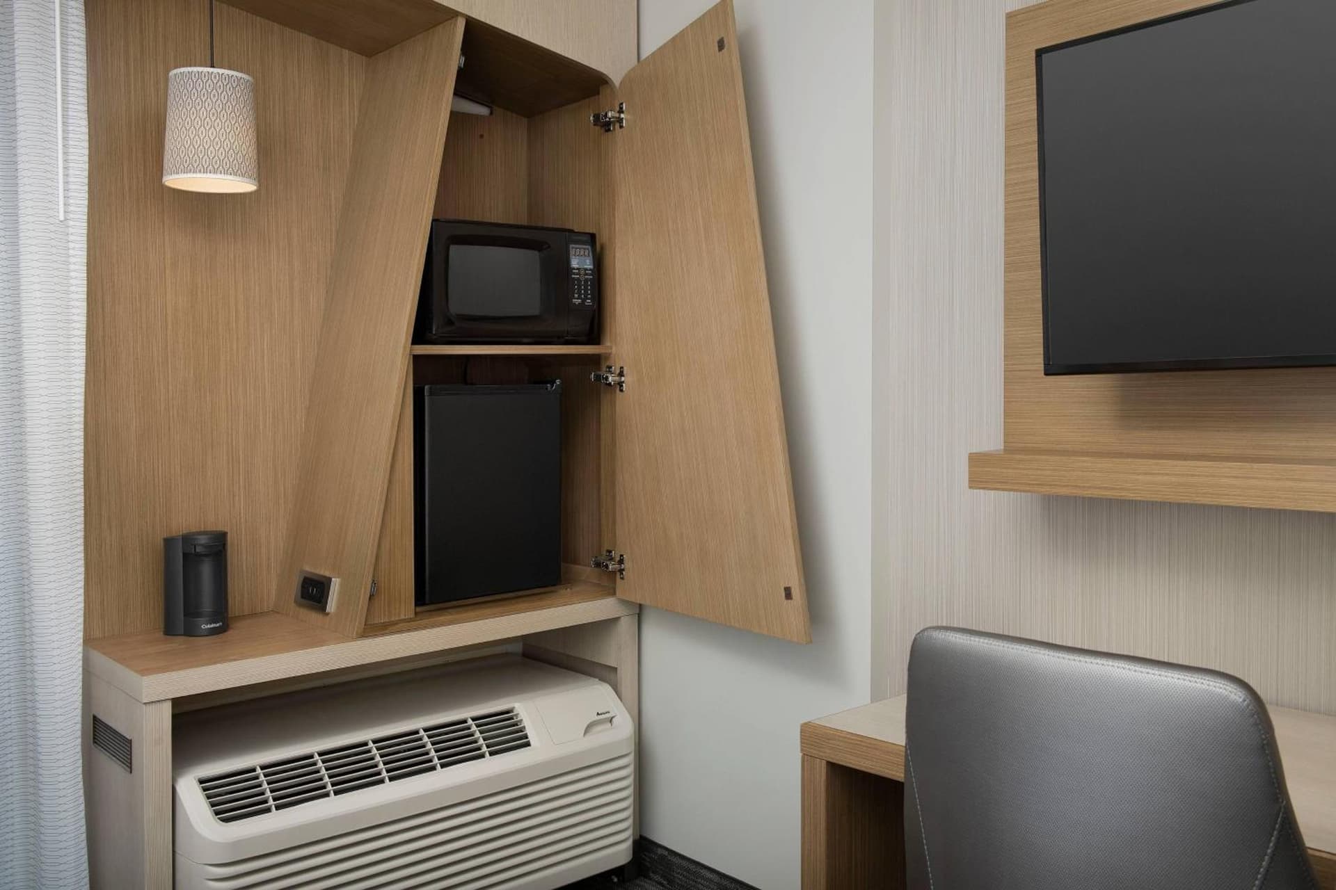 Courtyard by Marriott Portland East gallery photo in Portland, OR — image 16