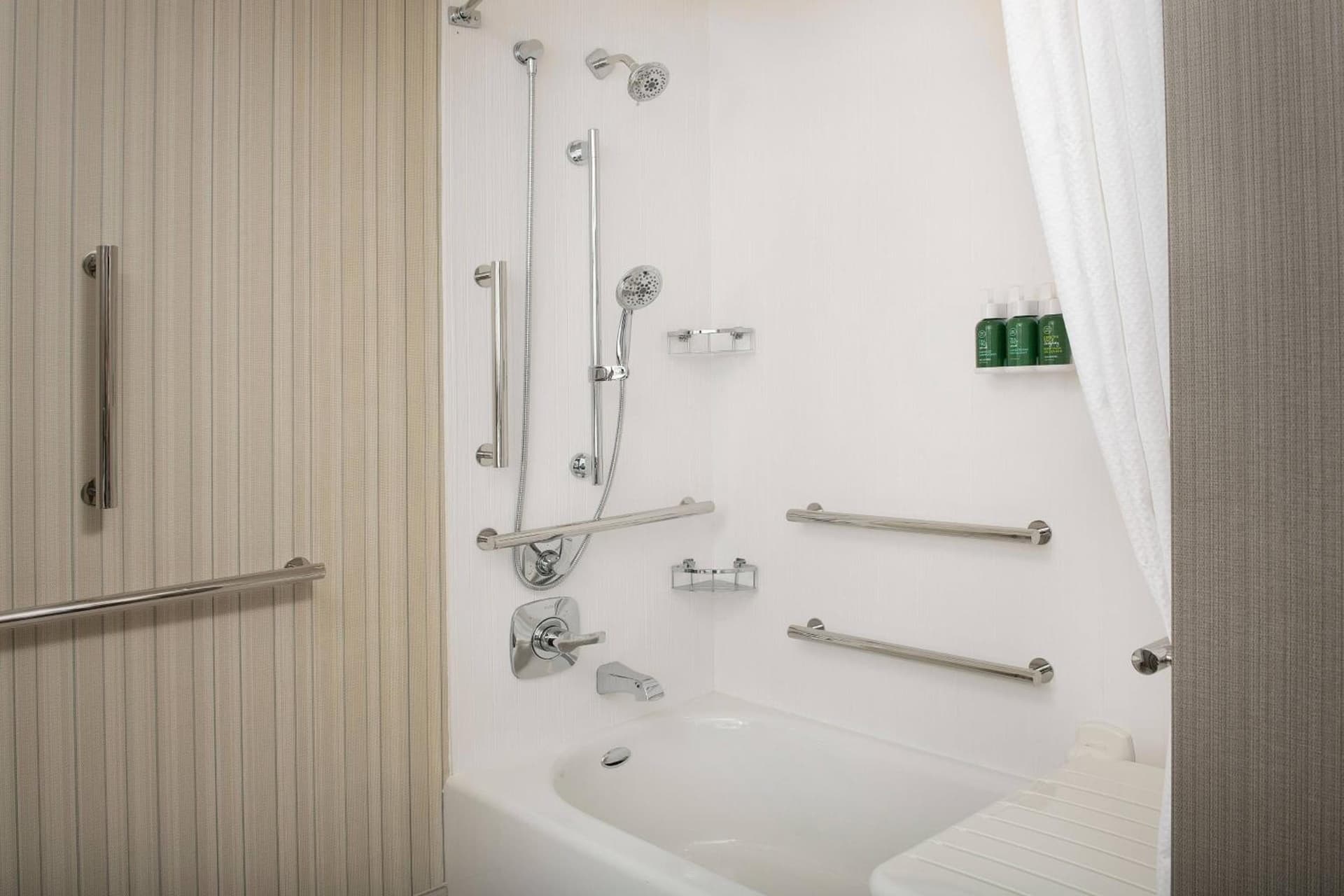 Courtyard by Marriott Portland East gallery photo in Portland, OR — image 26