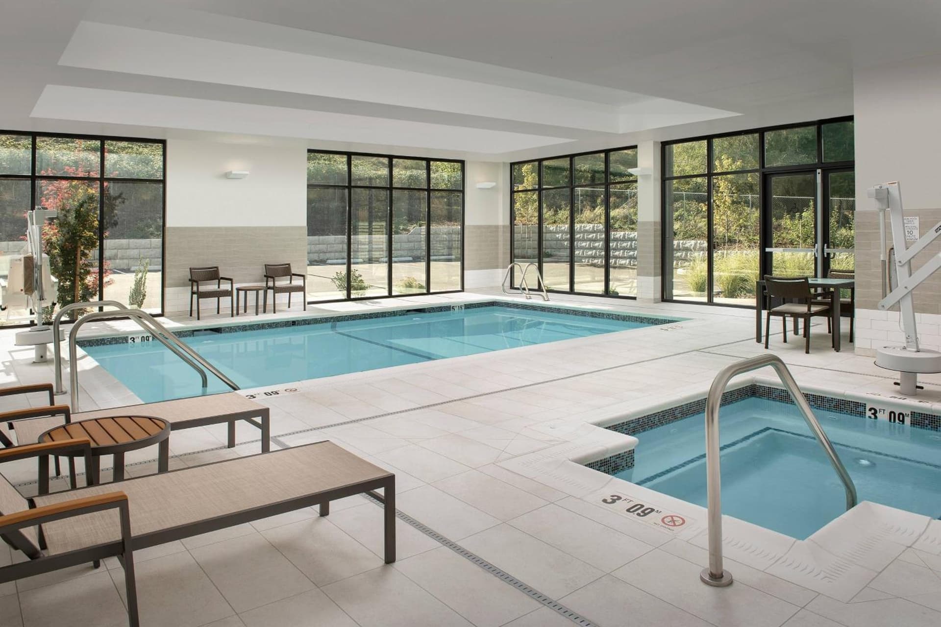 Courtyard by Marriott Portland East gallery photo in Portland, OR — image 8