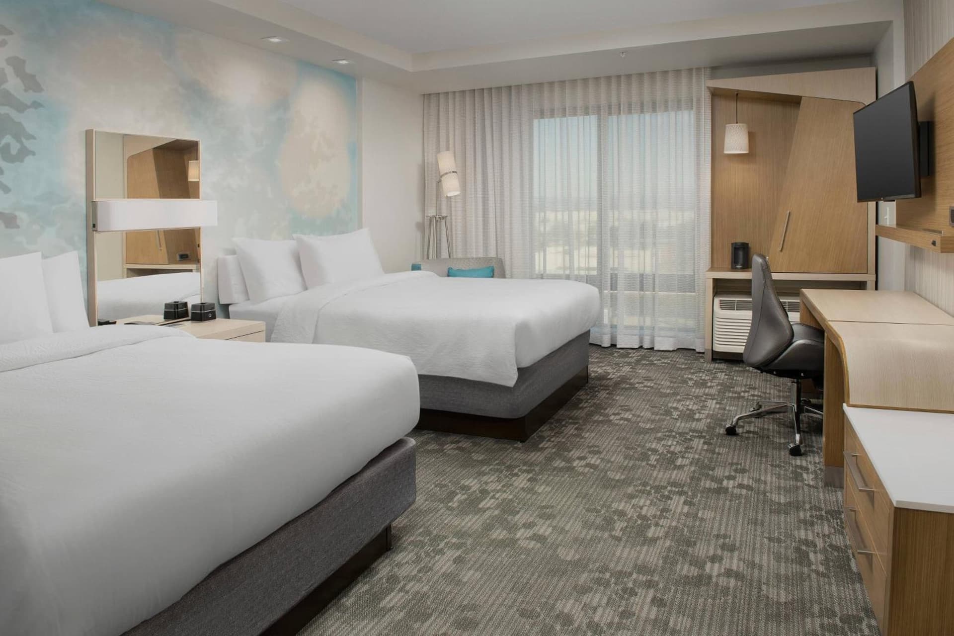 Courtyard by Marriott Portland East gallery photo in Portland, OR — image 4