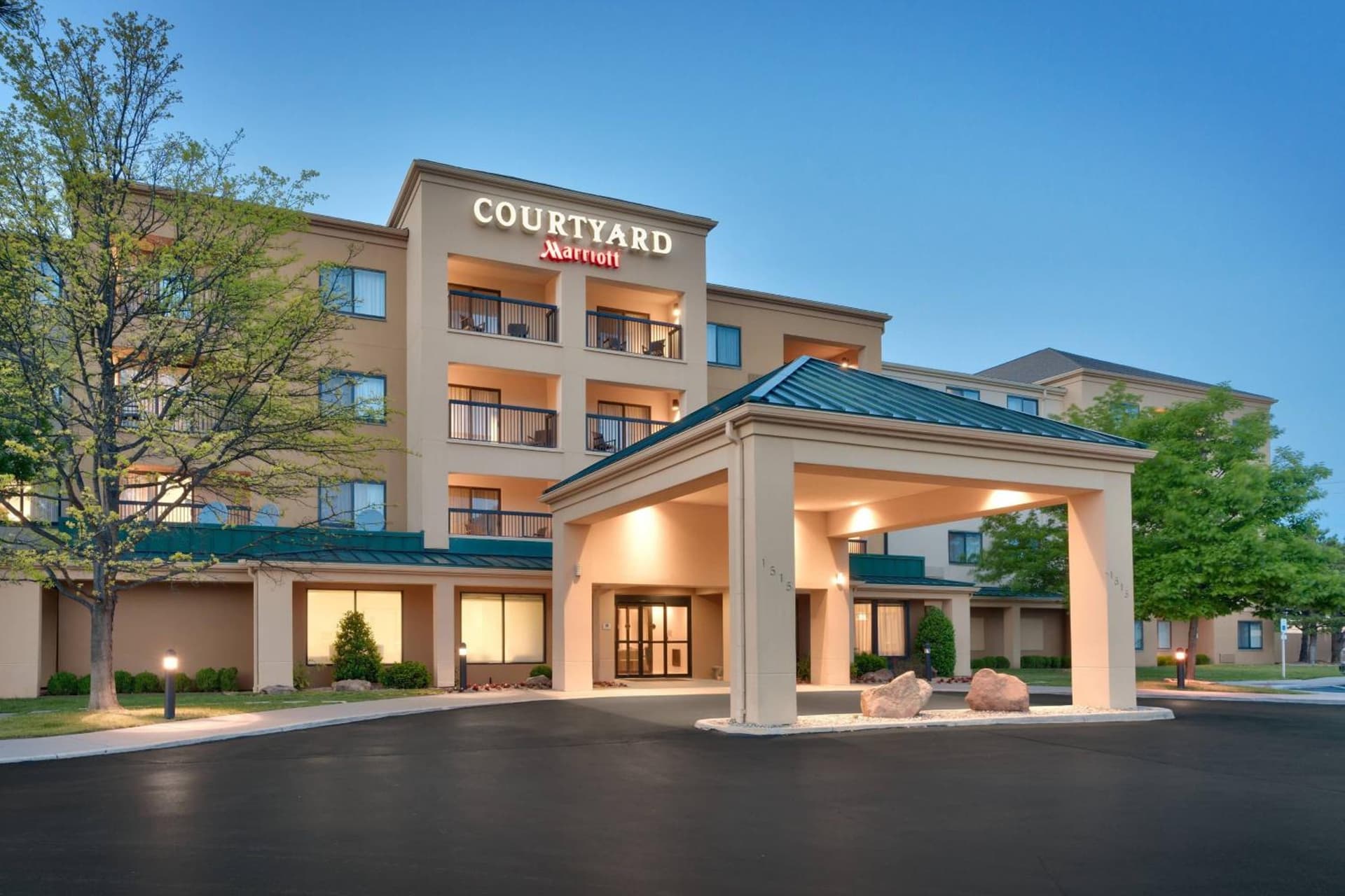 Courtyard by Marriott Oklahoma City Northwest interior in Oklahoma City, OK — gallery photo 2
