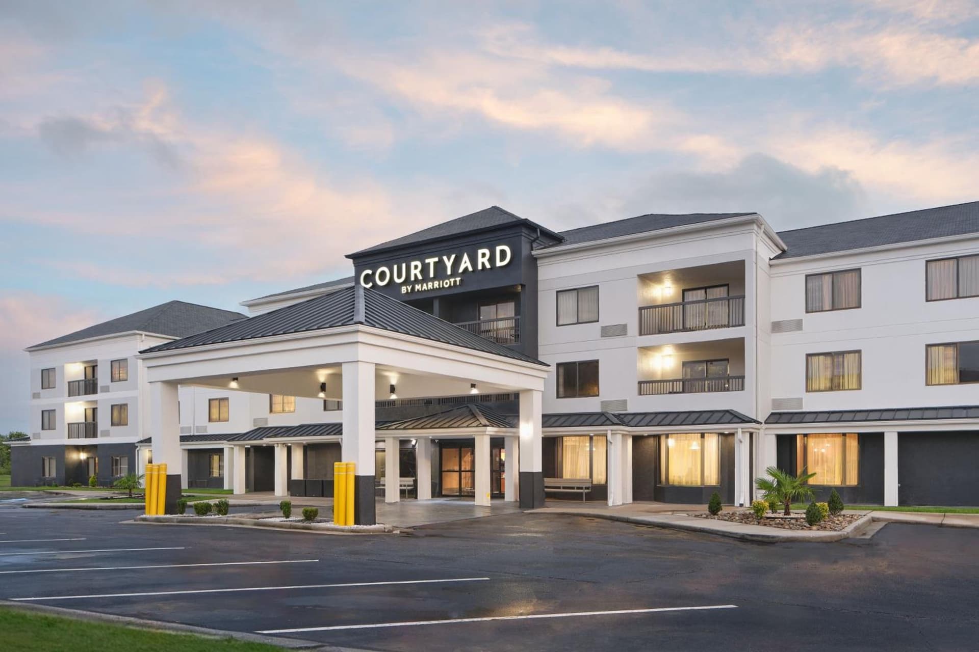 Courtyard Florence South Carolina featured exterior or lobby in Florence, SC — similar hotel