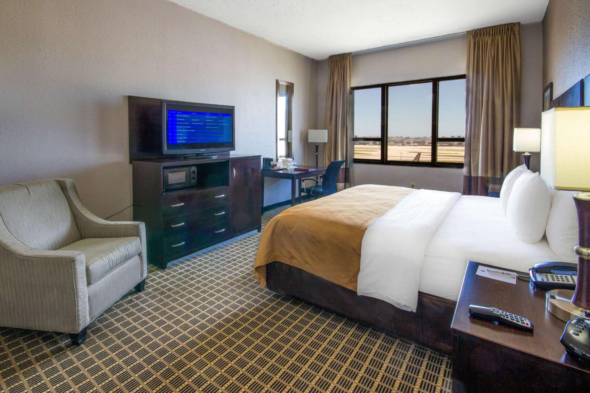 Clarion Inn & Suites Miami International Airport gallery photo in Miami, FL — image 36