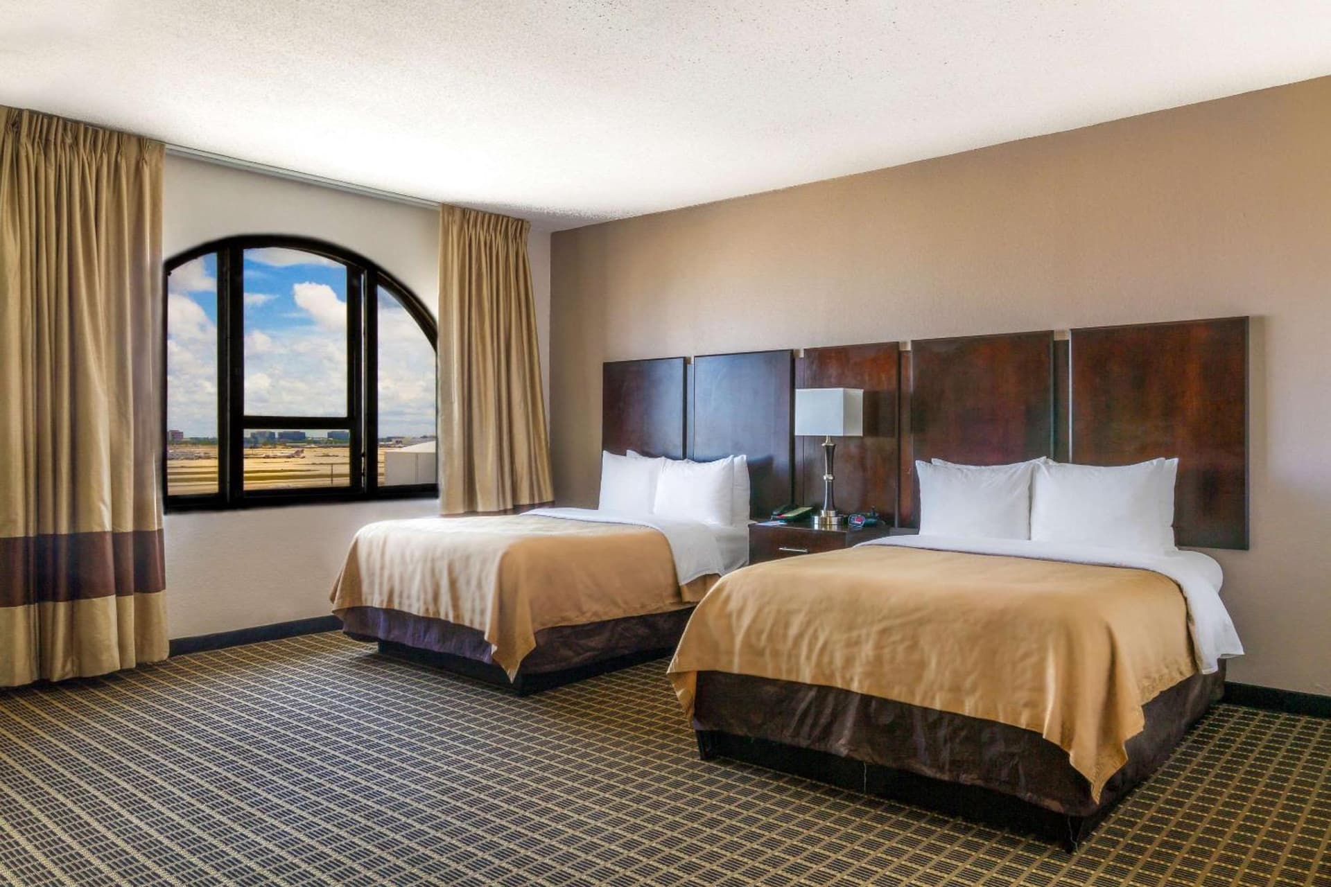 Clarion Inn & Suites Miami International Airport gallery photo in Miami, FL — image 14