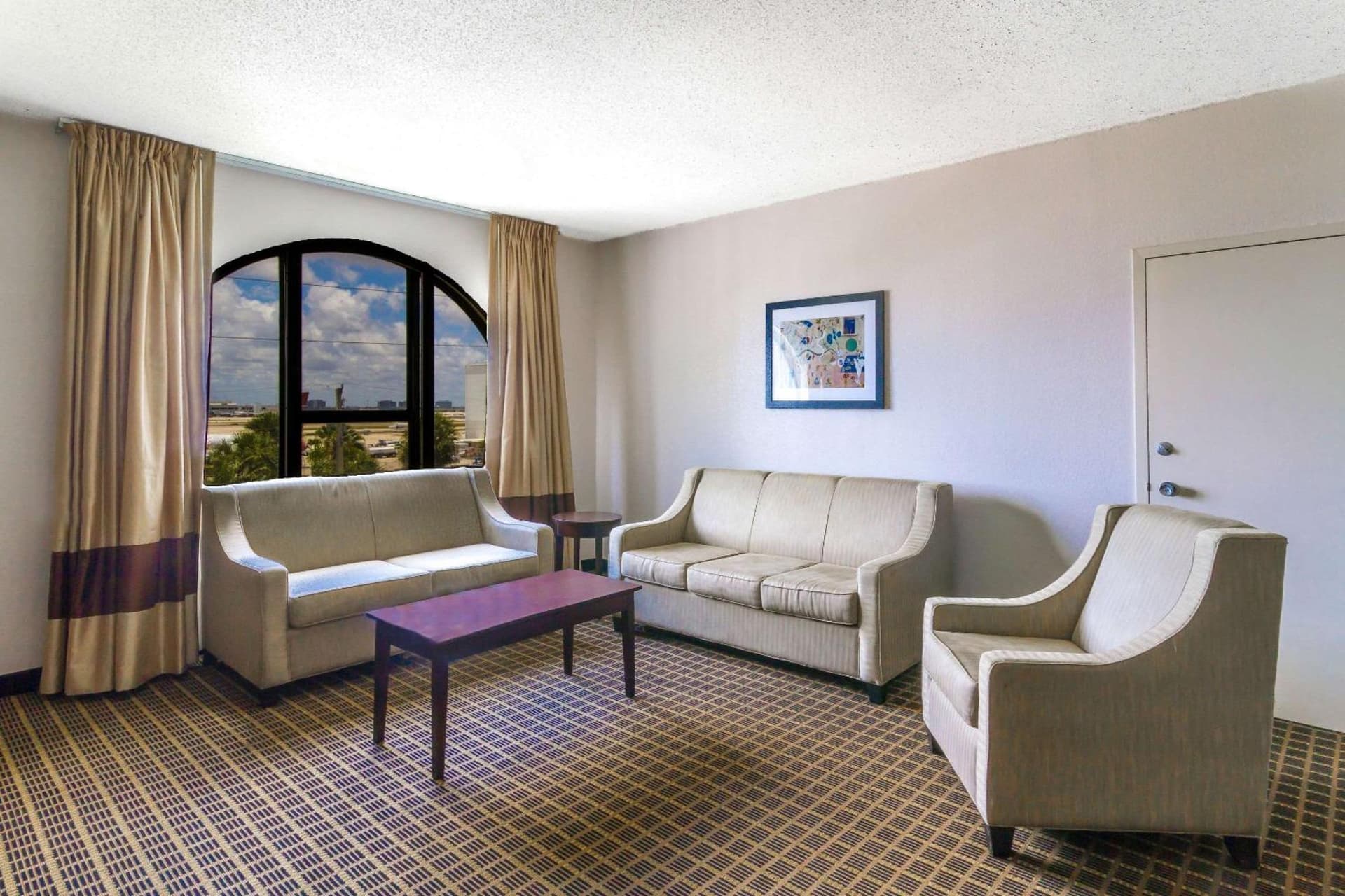 Clarion Inn & Suites Miami International Airport gallery photo in Miami, FL — image 18