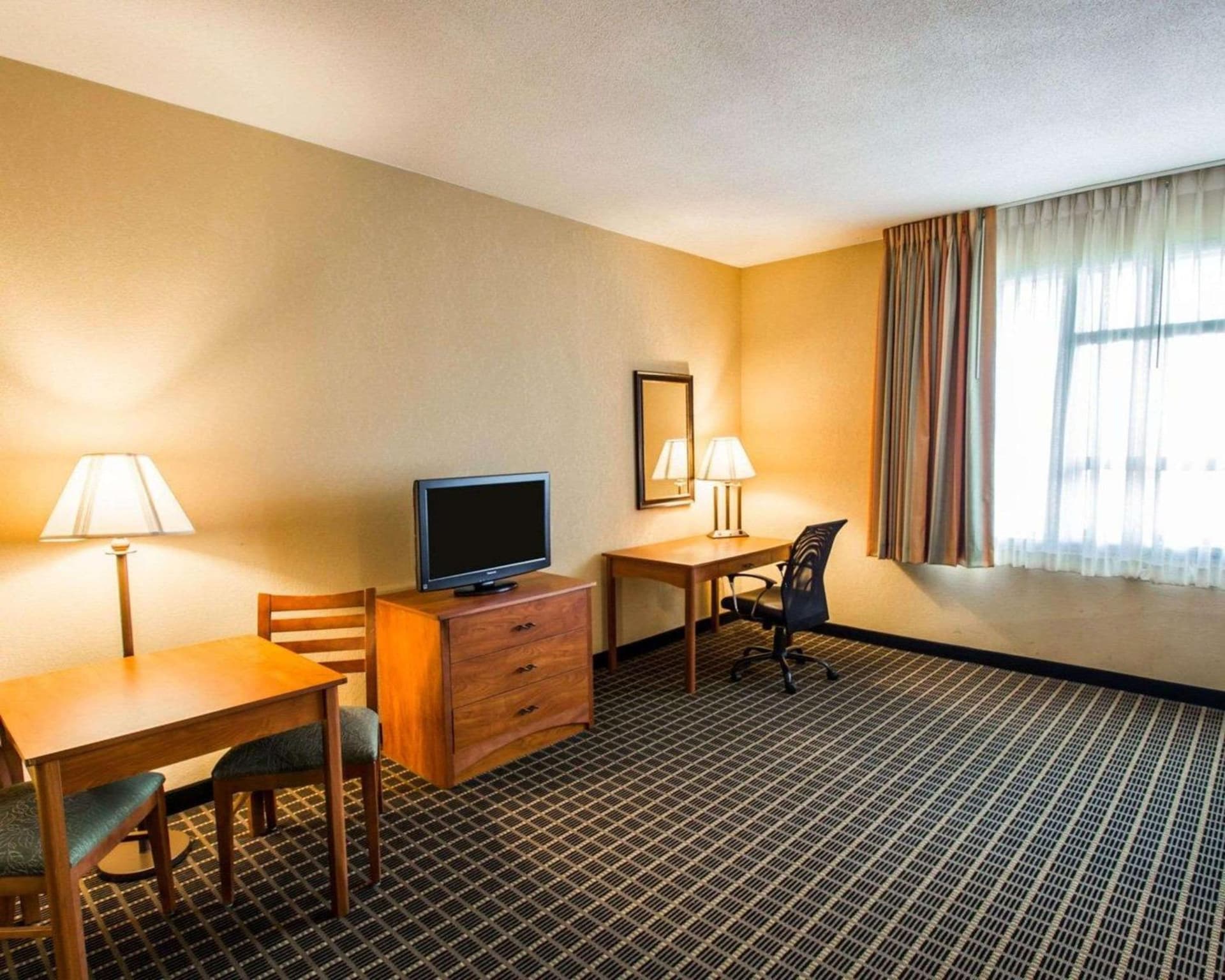 Clarion Inn & Suites Miami International Airport gallery photo in Miami, FL — image 29