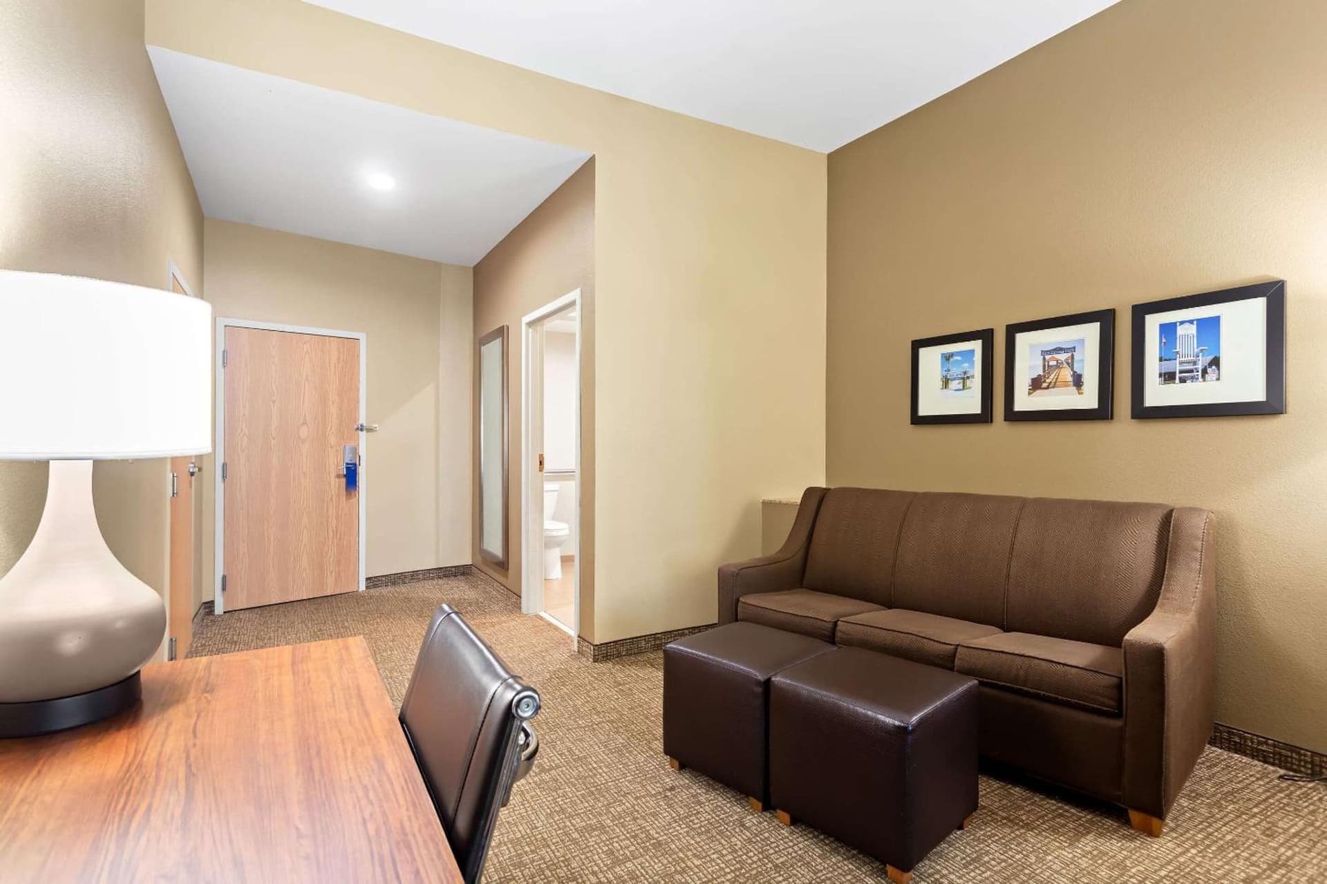 Comfort Suites Gulfport Central gallery photo in Gulfport, MS — image 7