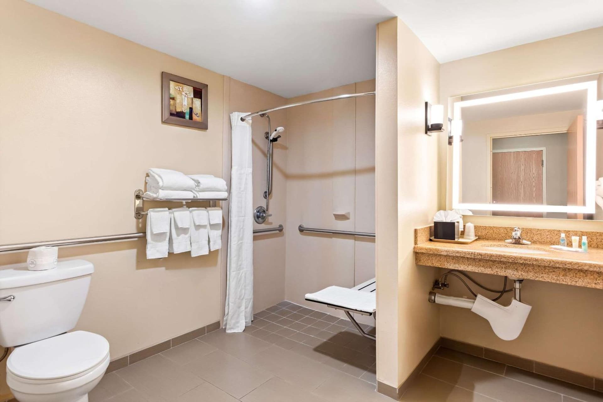 Comfort Suites Gulfport Central gallery photo in Gulfport, MS — image 22