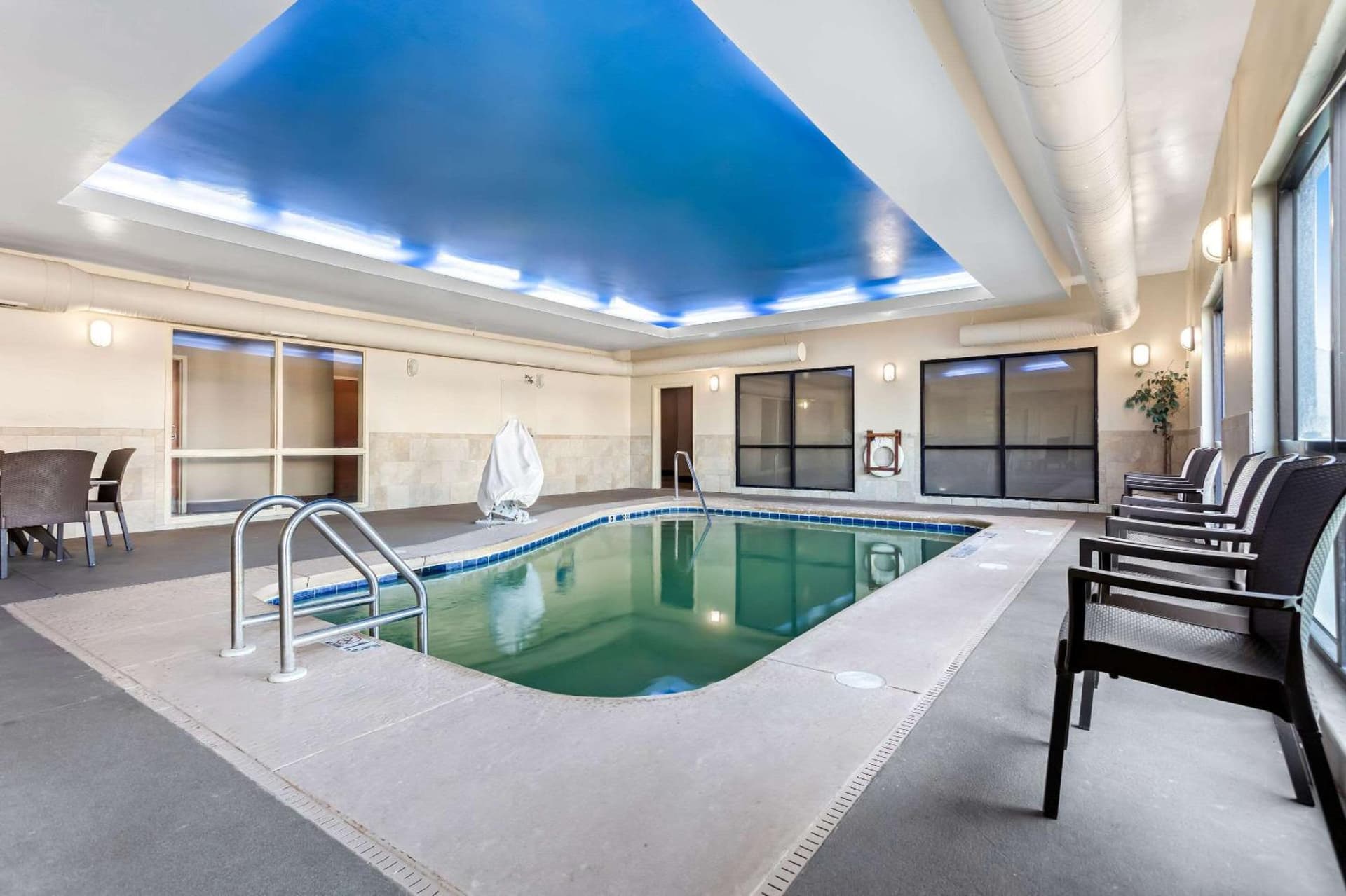 Comfort Suites Gulfport Central gallery photo in Gulfport, MS — image 4