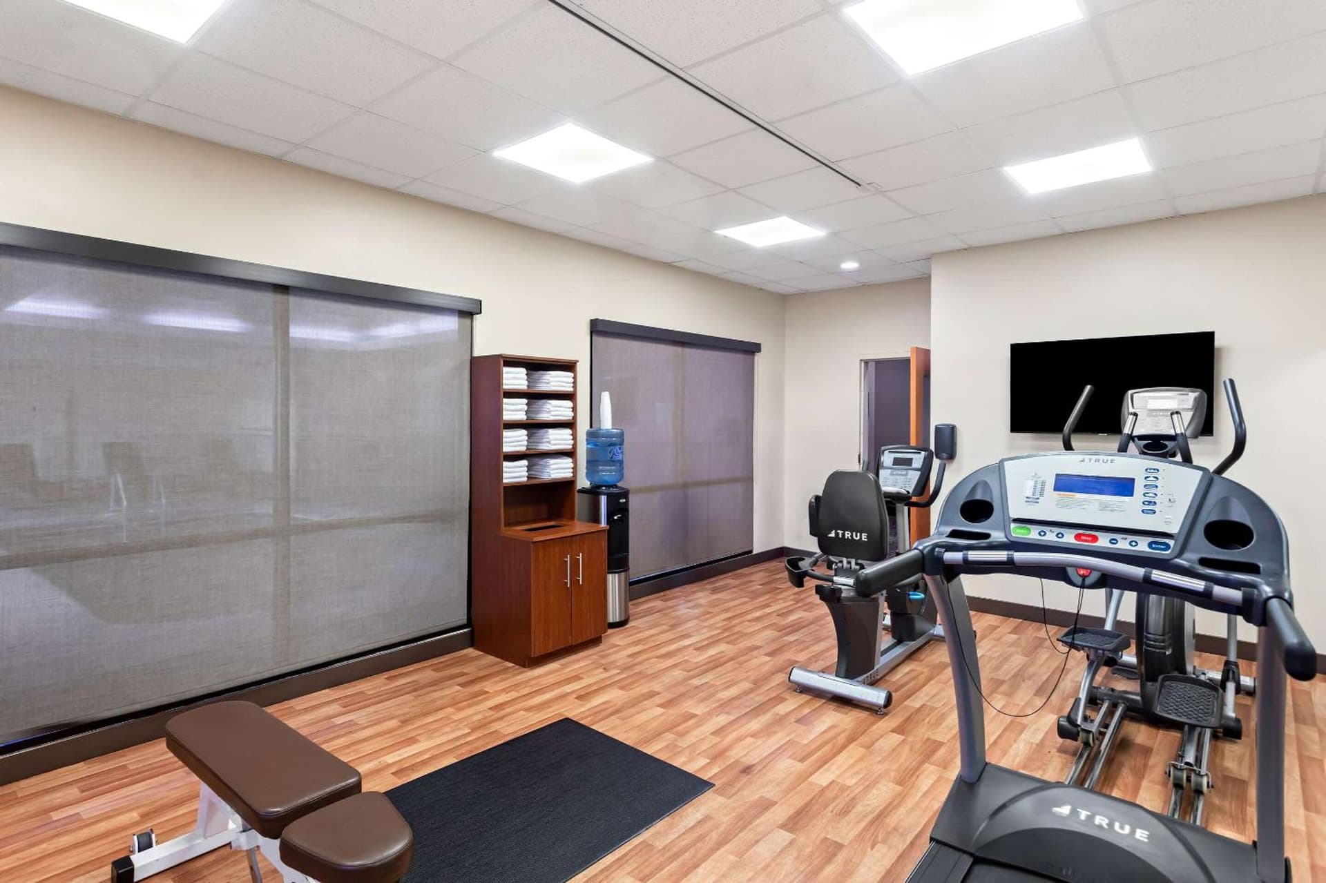 Comfort Suites Gulfport Central gallery photo in Gulfport, MS — image 12