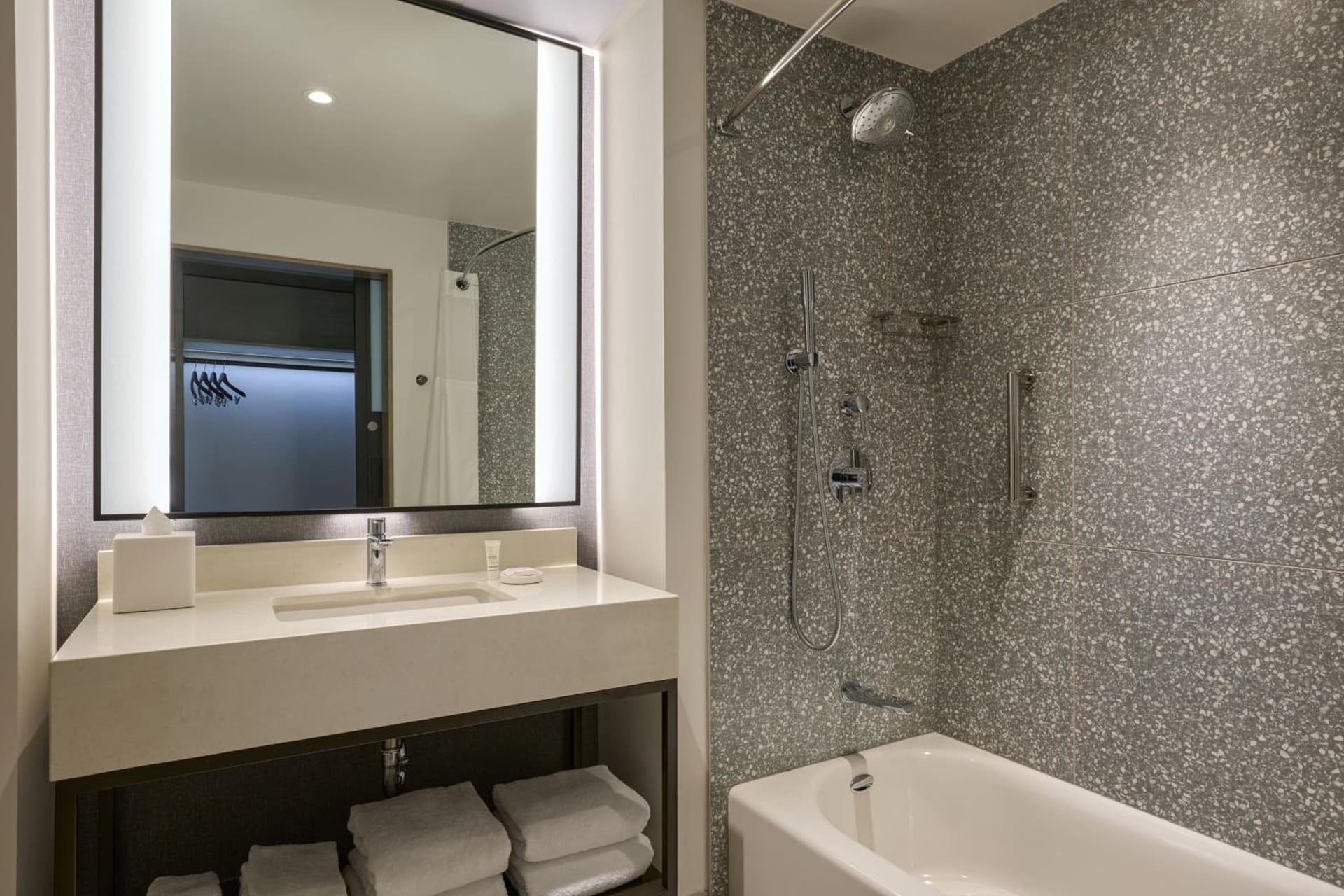 Palmetto Marriott Resort & Spa interior in Palmetto, FL — gallery photo 2