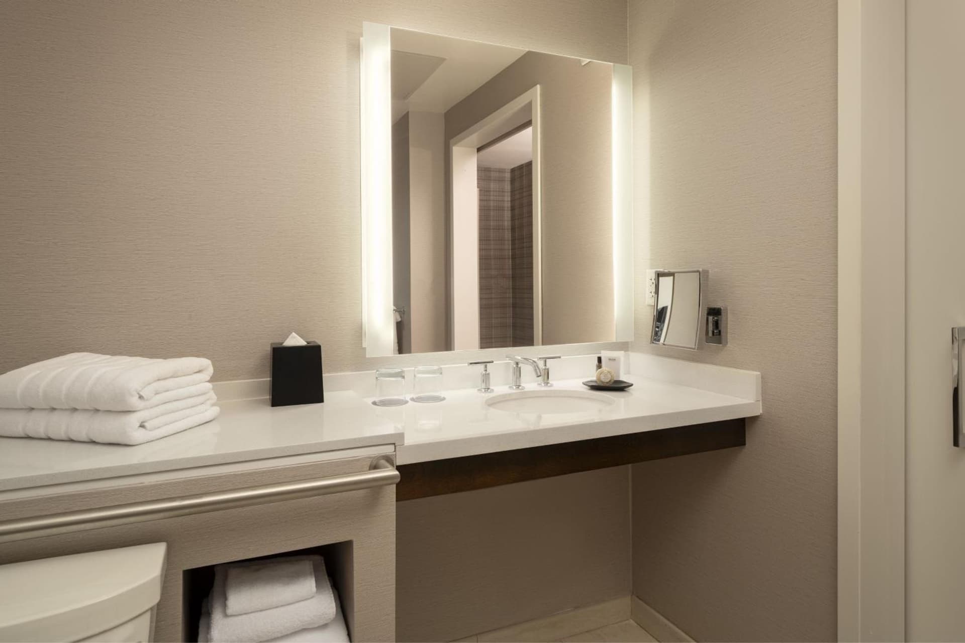 The Westin South Coast Plaza, Costa Mesa gallery photo in Costa Mesa, CA — image 102