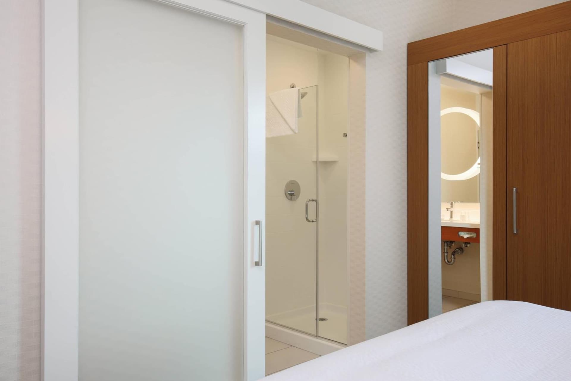 SpringHill Suites by Marriott San Jose Airport interior in San Jose, CA — gallery photo 2