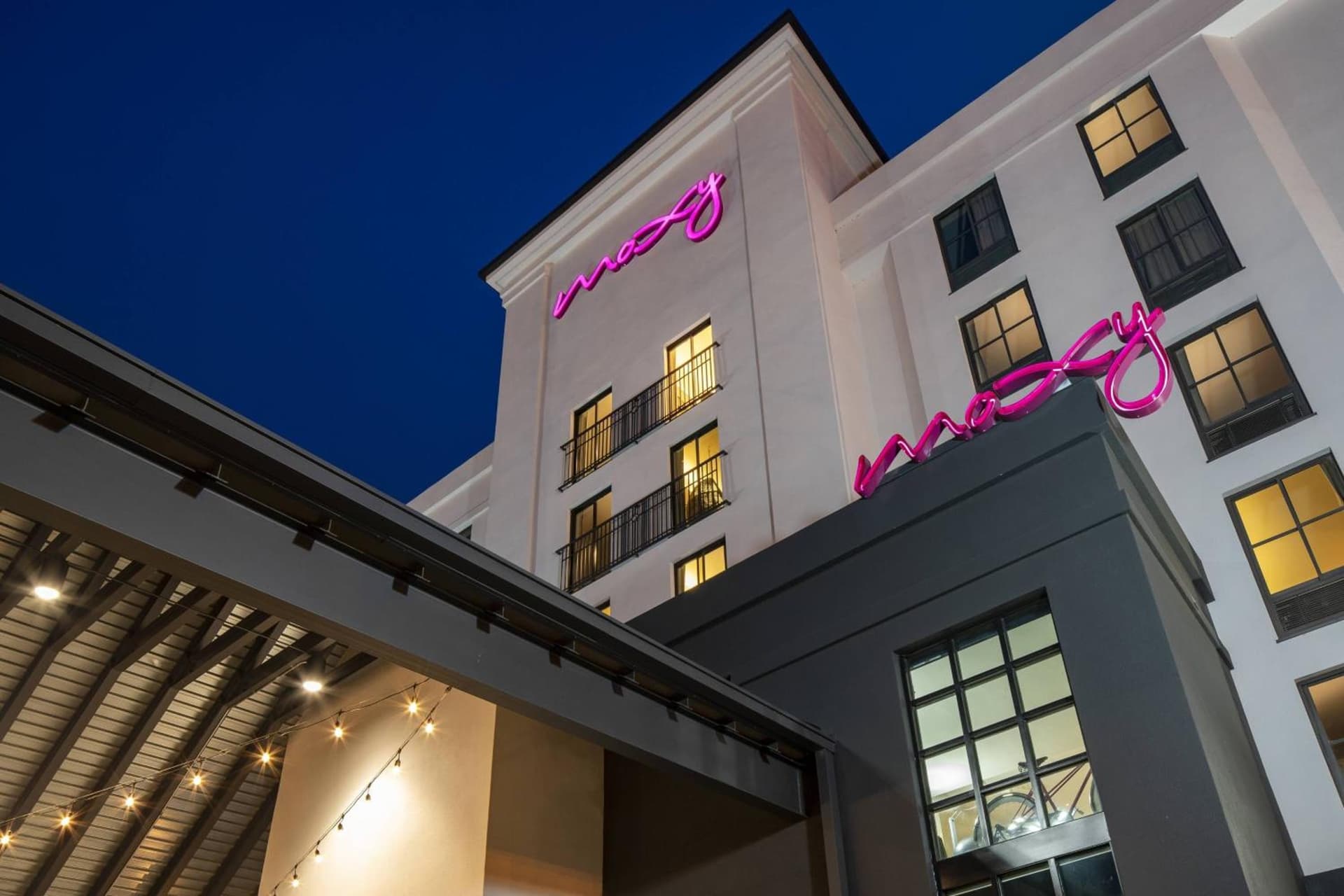 MOXY Memphis Downtown featured exterior or lobby in Memphis, TN — similar hotel
