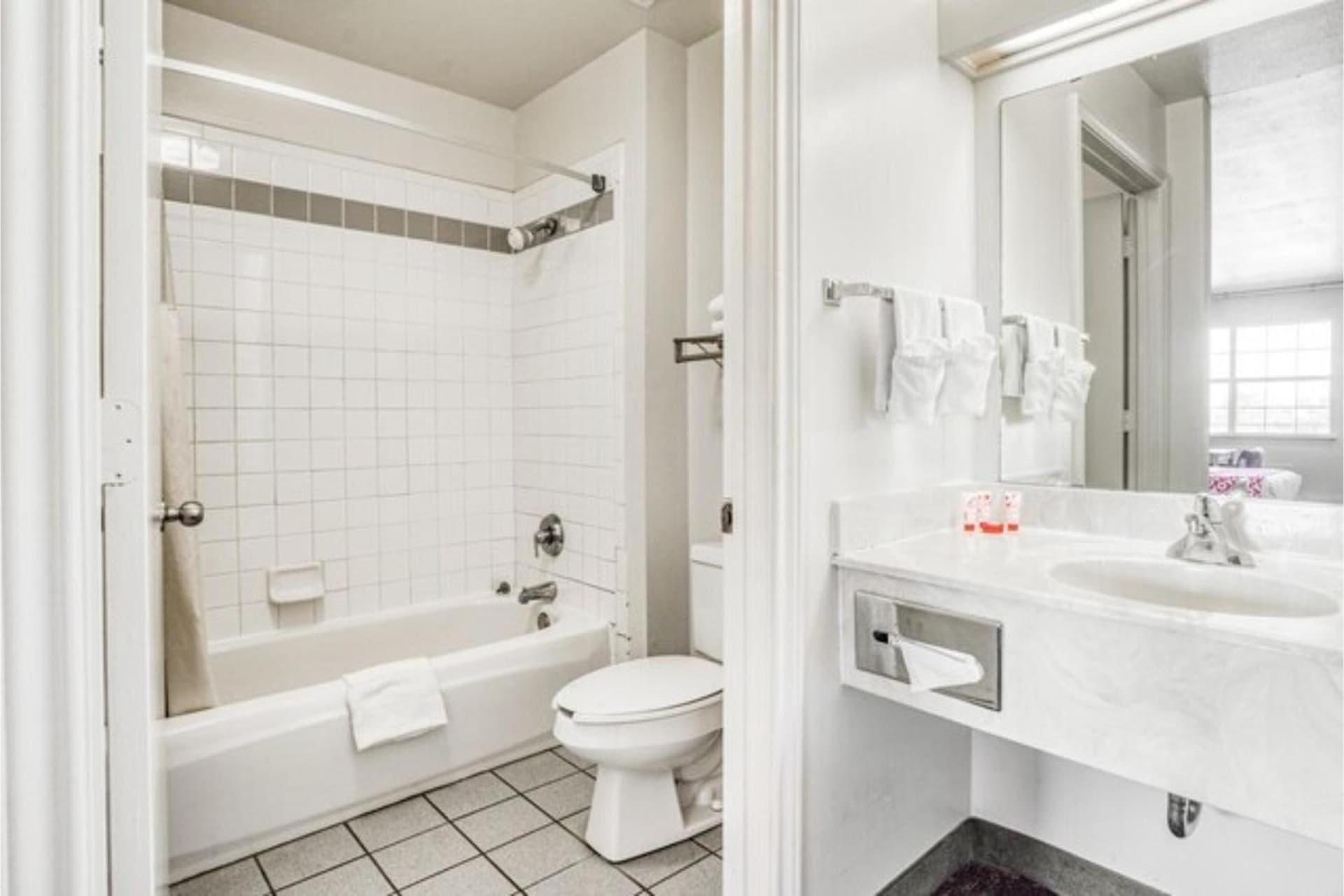 OYO Hotel Wichita Falls I-44 Sheppard Airforce gallery photo in Wichita Falls, TX — image 34