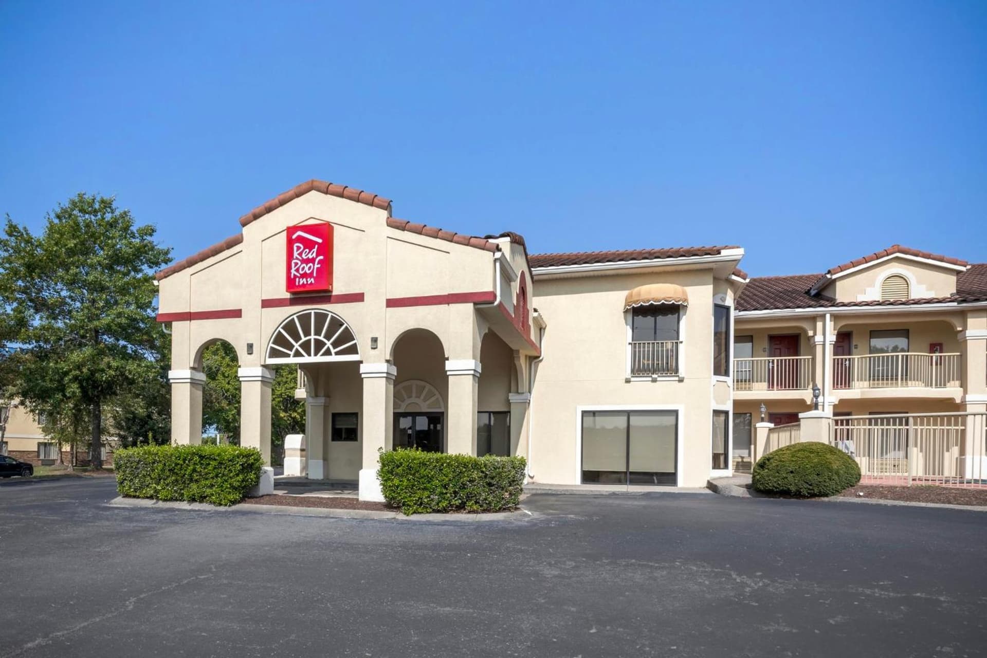 Red Roof Inn Franklin, TN property views in Franklin, TN — gallery photo 3