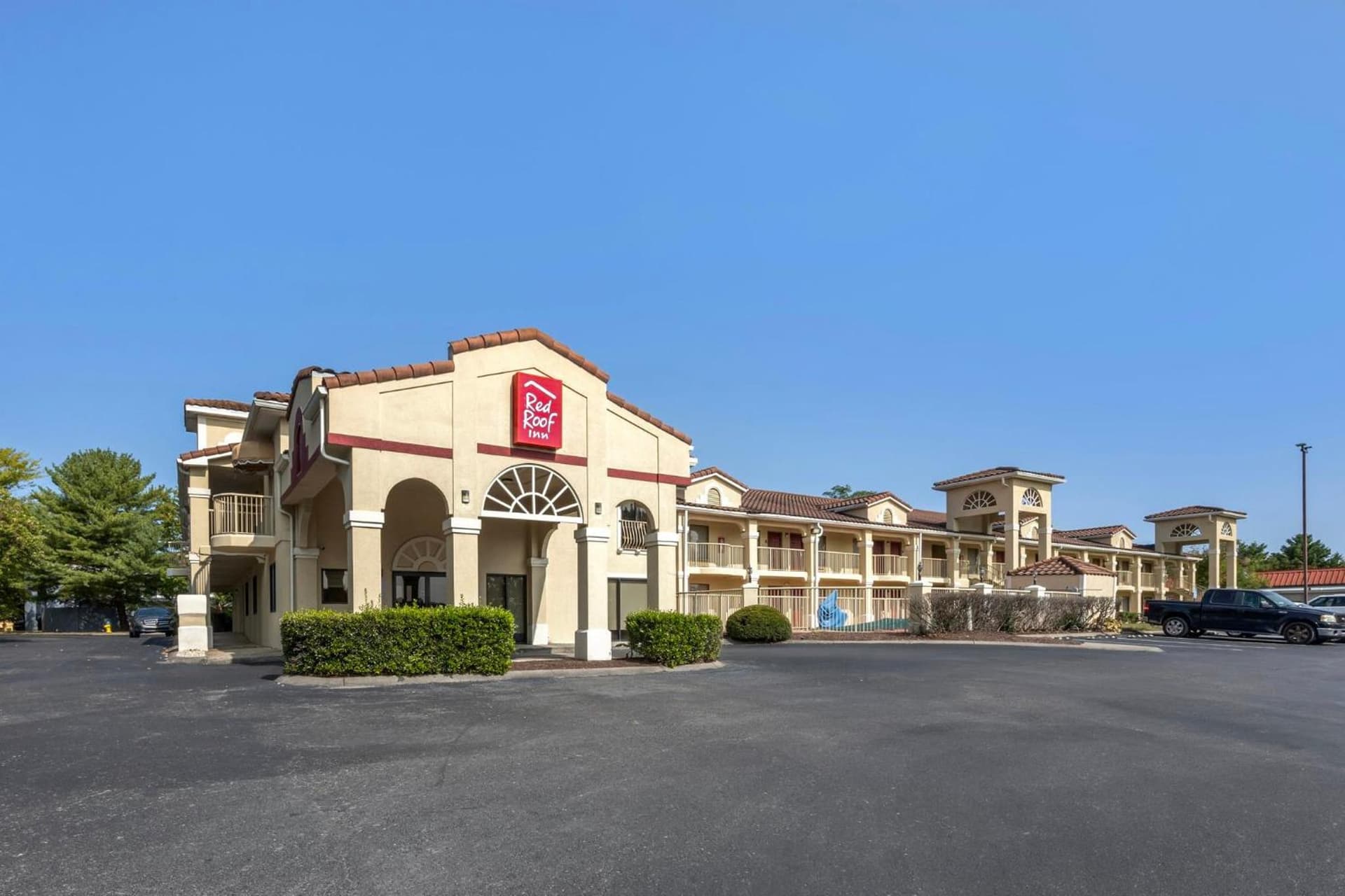 Red Roof Inn Franklin, TN interior in Franklin, TN — gallery photo 2