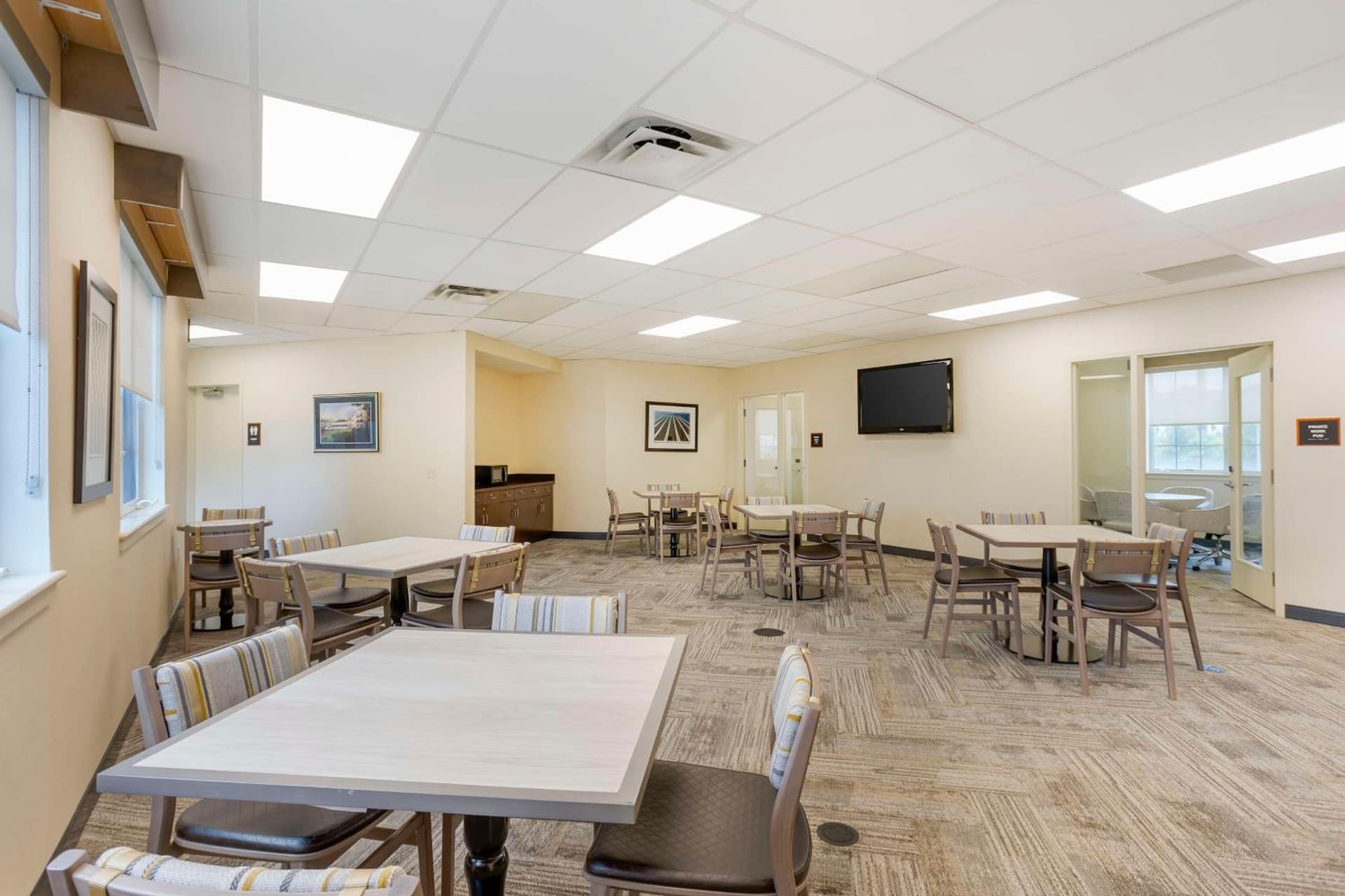 City Express by Marriott King of Prussia interior in King of Prussia, PA — gallery photo 2