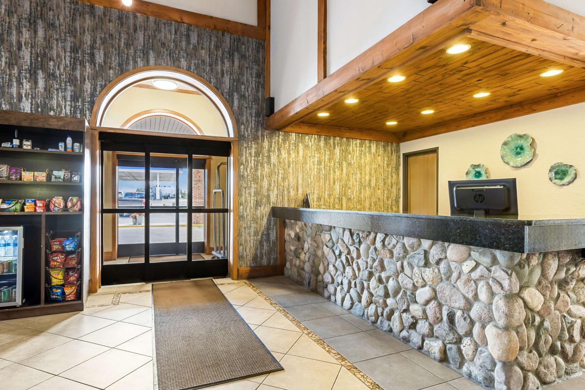 Best Western Gaylord interior in Gaylord, MI — gallery photo 2